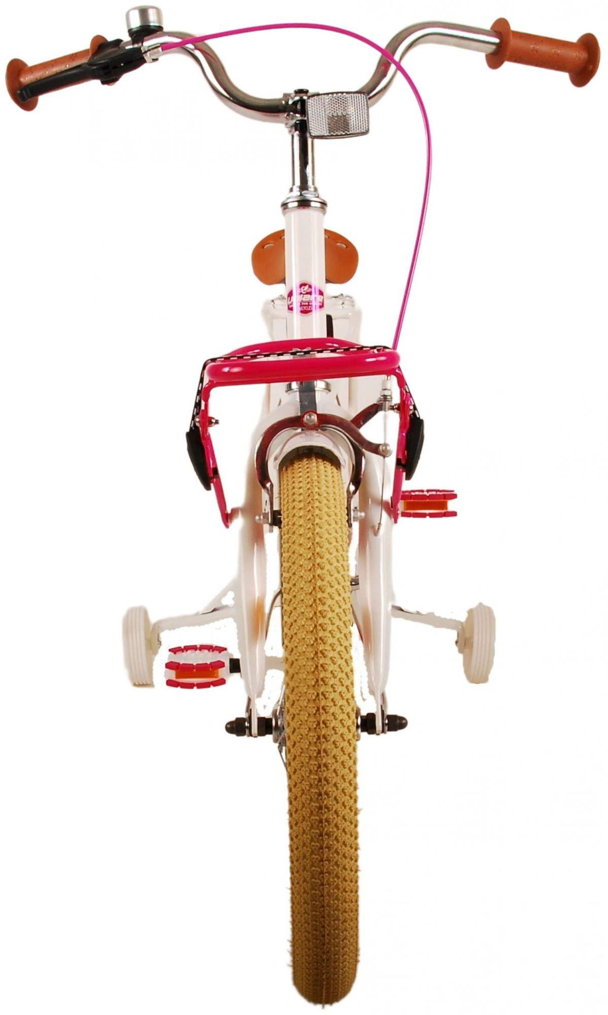 Vorderansicht eines weißen Fahrrads mit Stützrädern, rosa Akzenten und beigen Reifen.