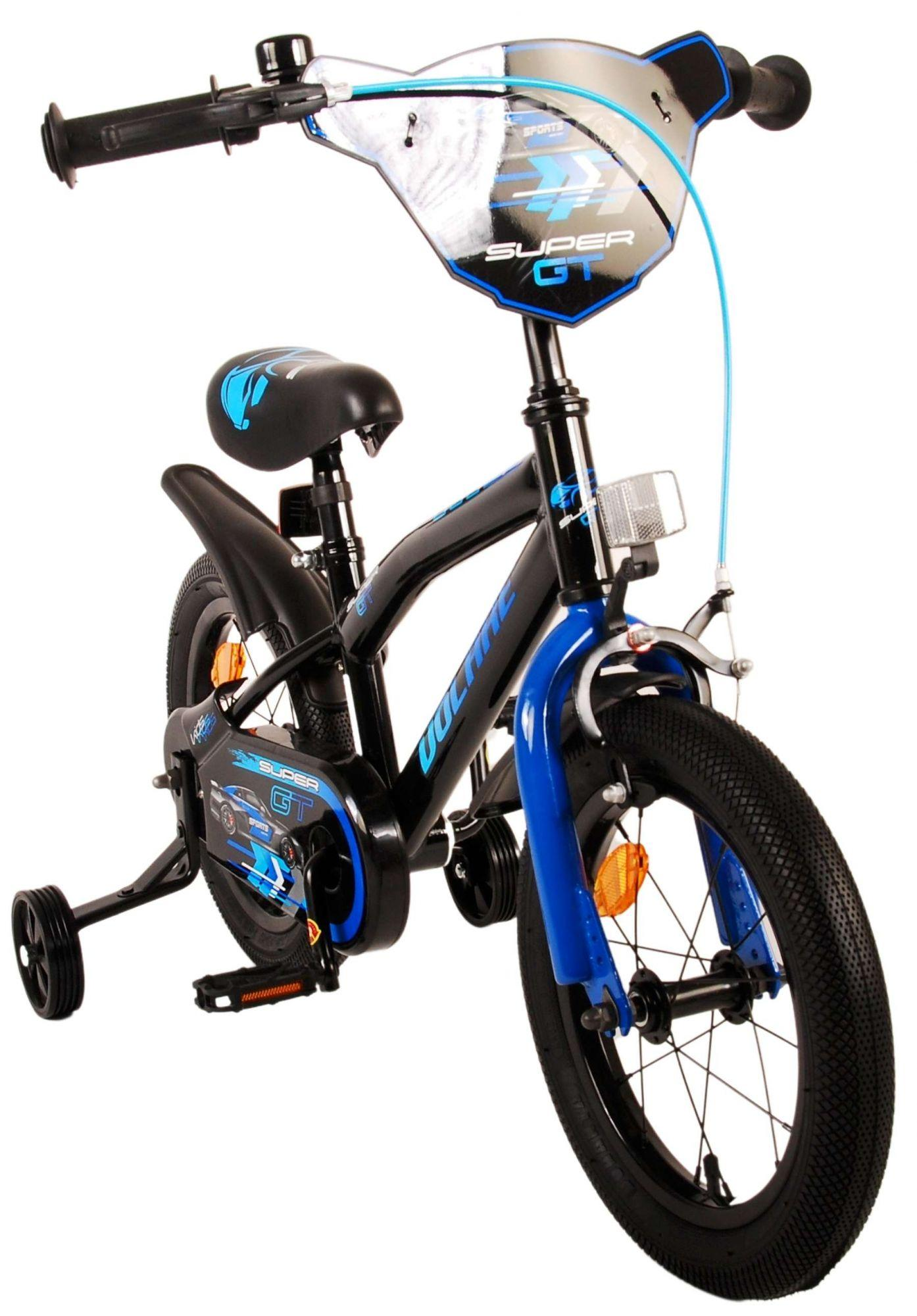 Ein schwarz-blaues Kinderfahrrad mit Stützrädern und einem Frontschild.