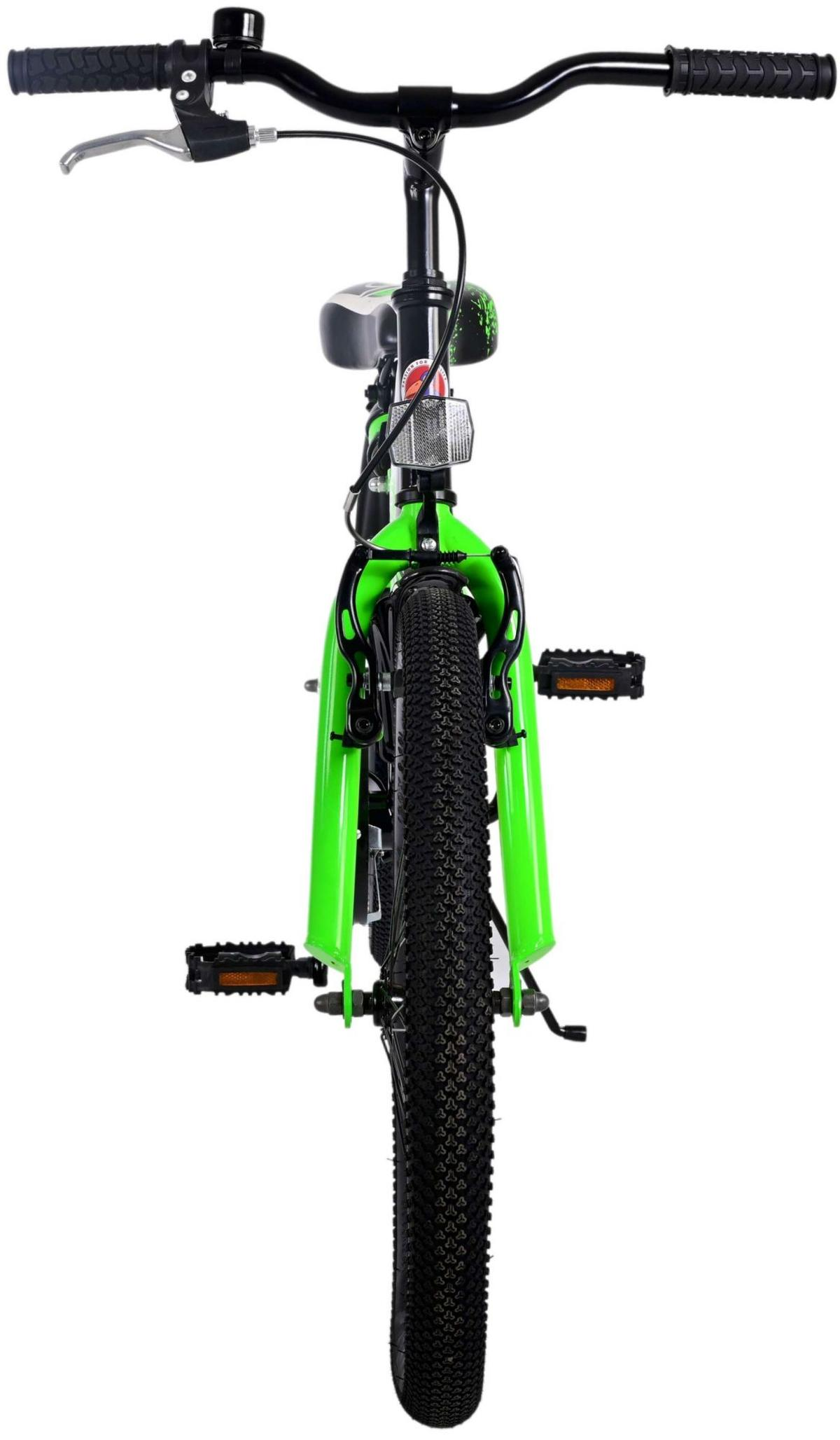 Grünes und schwarzes Fahrrad, Vorderansicht. Schwarze Reifen, Lenker und Sattel. Grüner Rahmen und Gabel.