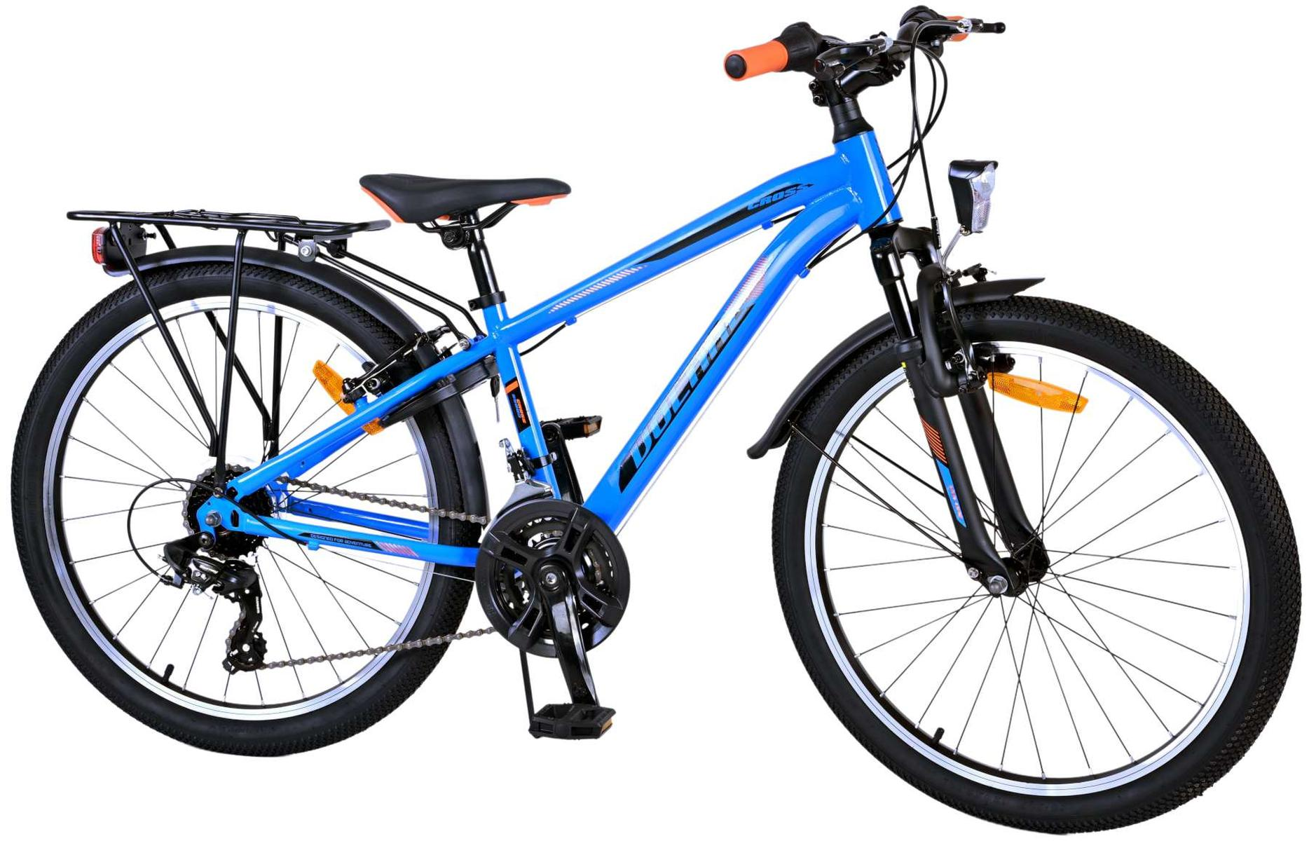 Blaues Fahrrad mit schwarzen Reifen und Gepäckträger. Orangefarbene Akzente.