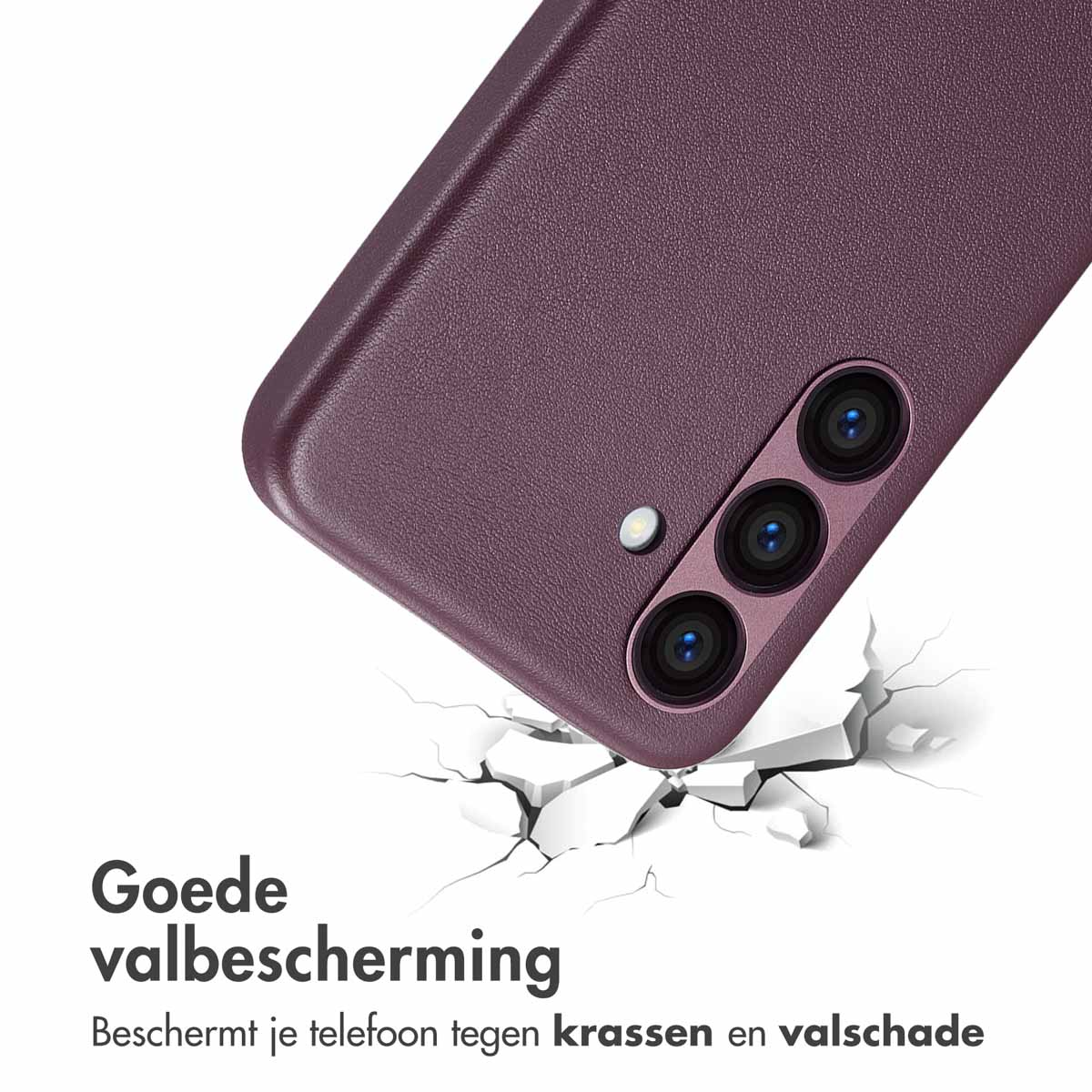 Een paarse telefoonhoes met een gebroken scherm effect. De hoes beschermt tegen krassen.