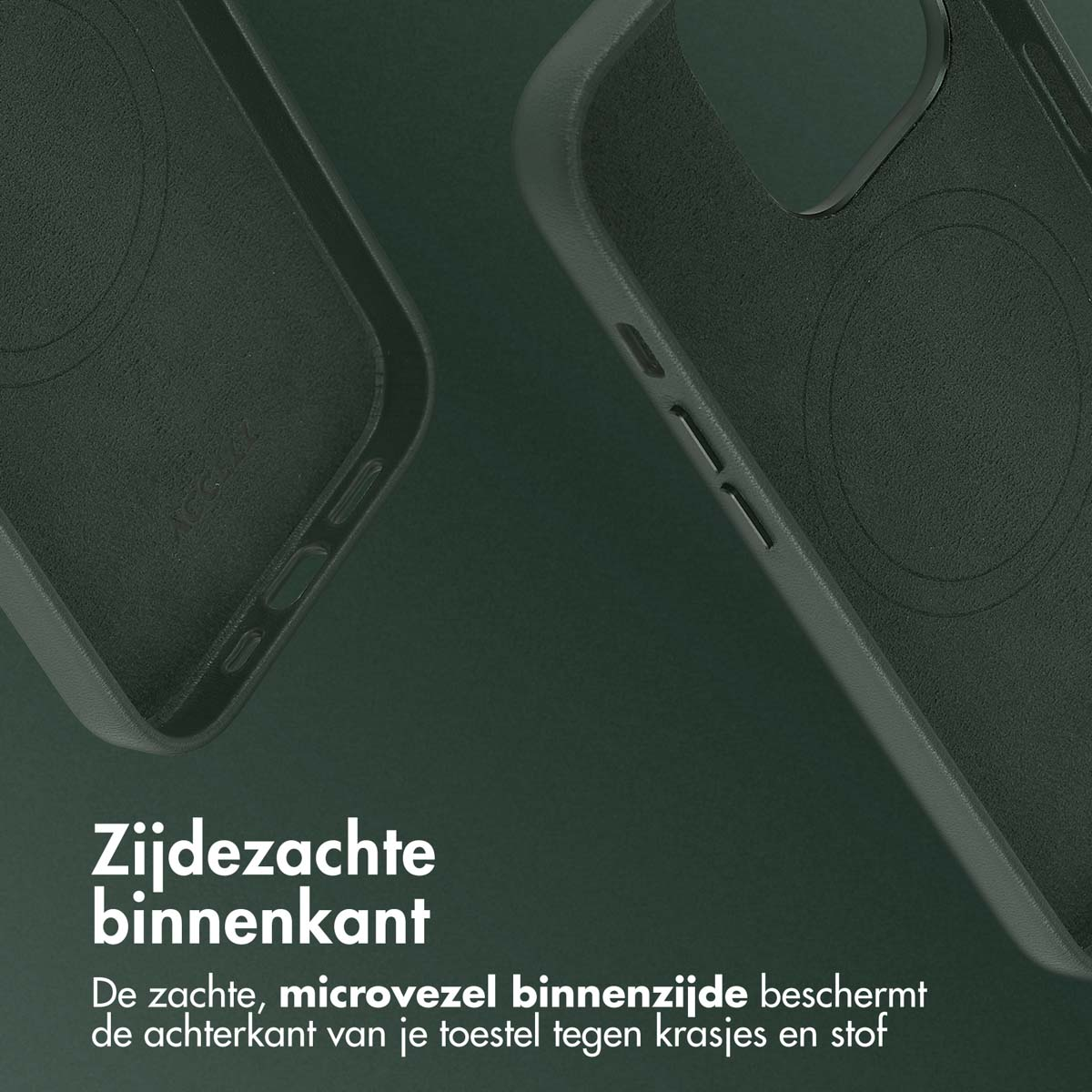 Gros plan de l'intérieur d'une coque de téléphone. Texte en néerlandais décrivant la doublure en microfibre douce.
