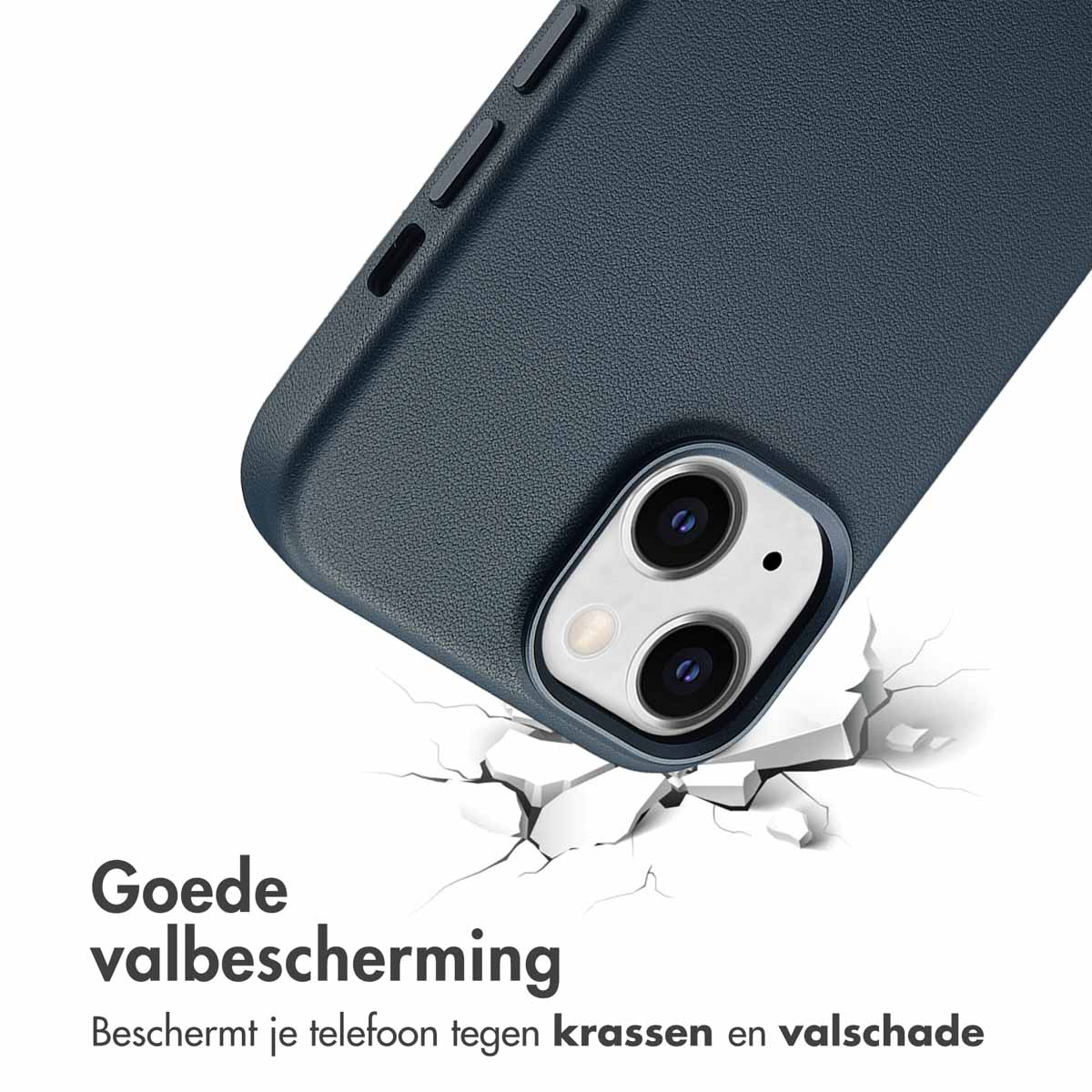 Een donkerblauwe telefoonhoes beschermt een telefoon. Tekst zegt 'Goede valbescherming'. Witte scheuren suggereren impact.