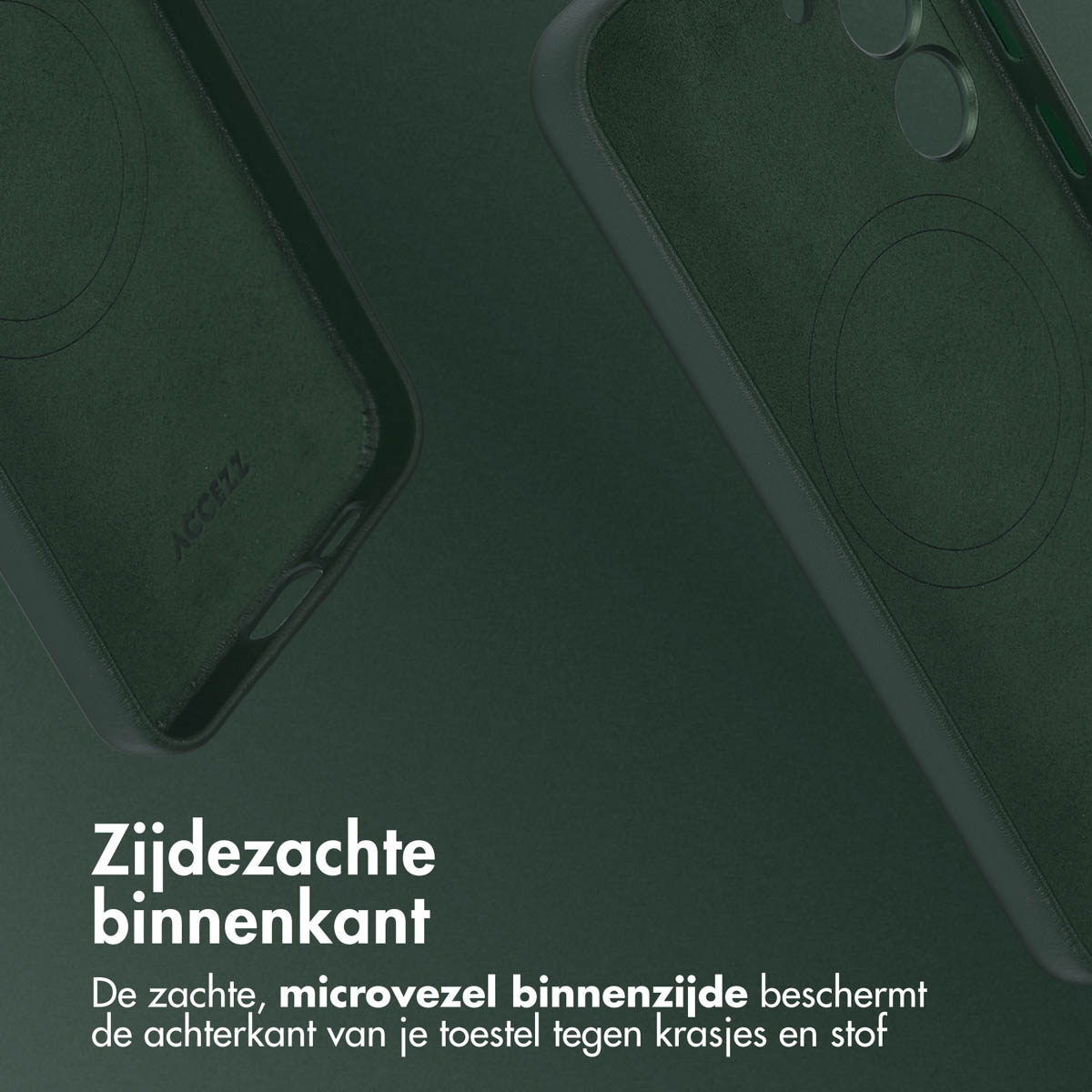 Donkergroene telefoonhoes met zachte voering. ACCEZZ logo zichtbaar.
