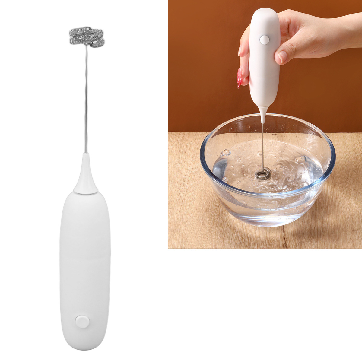 Ein weißer Milchaufschäumer mit Knopf, neben einer Glasschüssel mit Wasser, in dem der Aufschäumer verwendet wird.