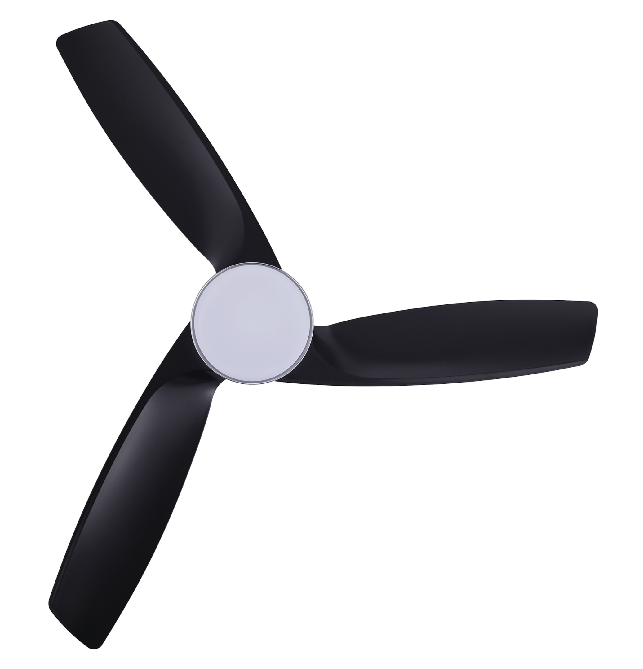 Deckenventilator mit drei schwarzen Flügeln. Der Ventilator vor weißem Hintergrund.