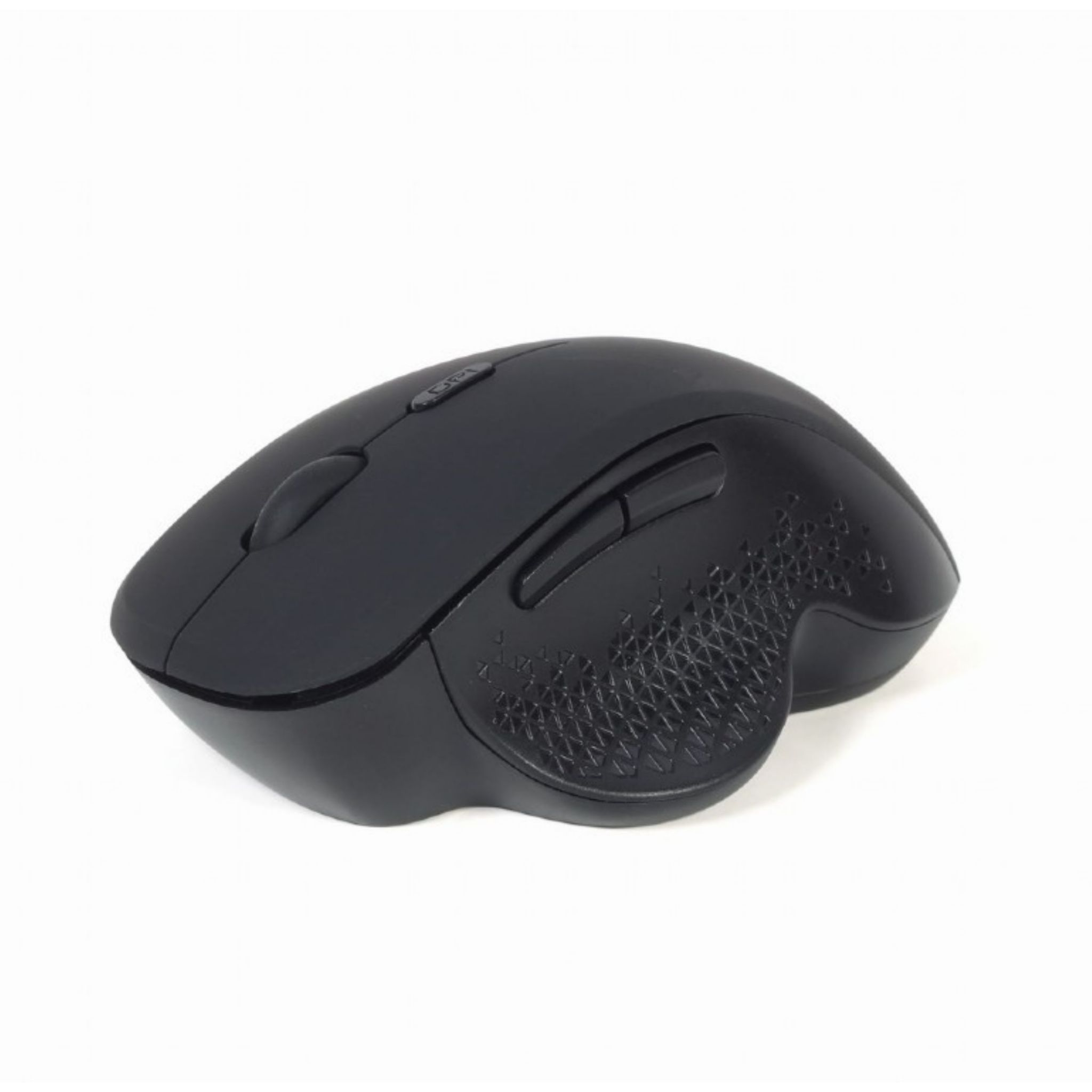 Un mouse ergonomico nero con impugnatura strutturata su sfondo bianco.