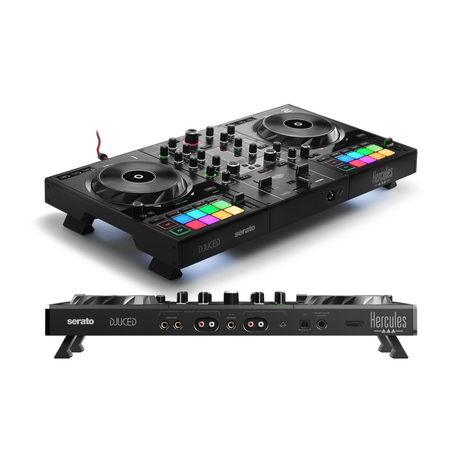 Een zwarte DJ-controller op een witte achtergrond. Hij heeft twee draaitafels, knoppen en kleurrijke pads.