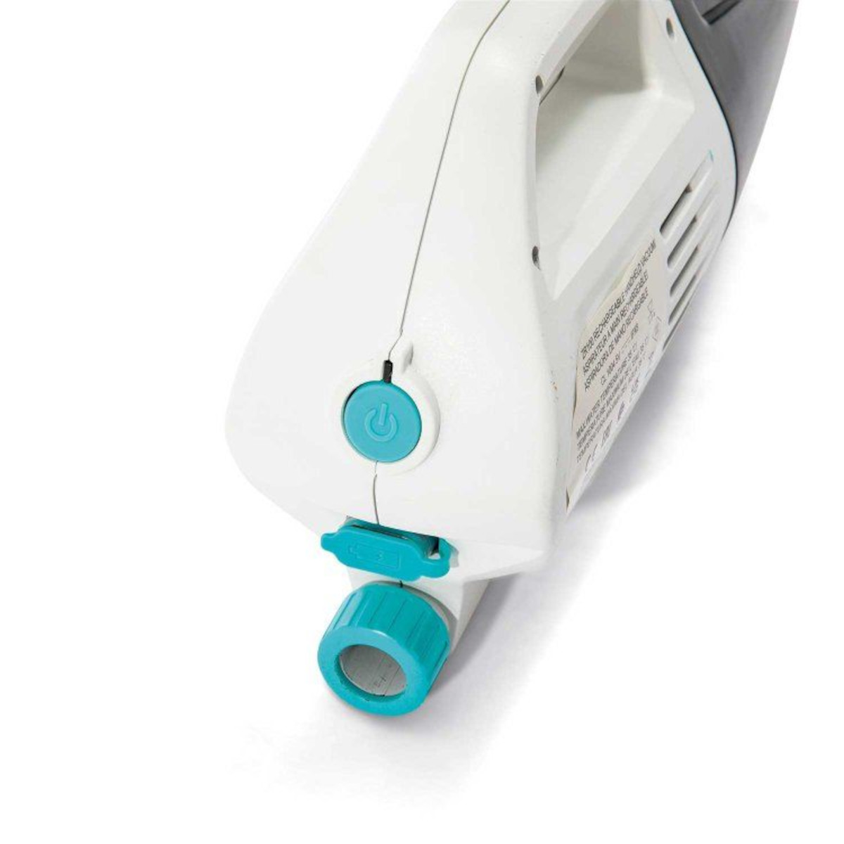 Zbliżenie na tył białego odkurzacza z niebieskim przyciskiem i dyszą.