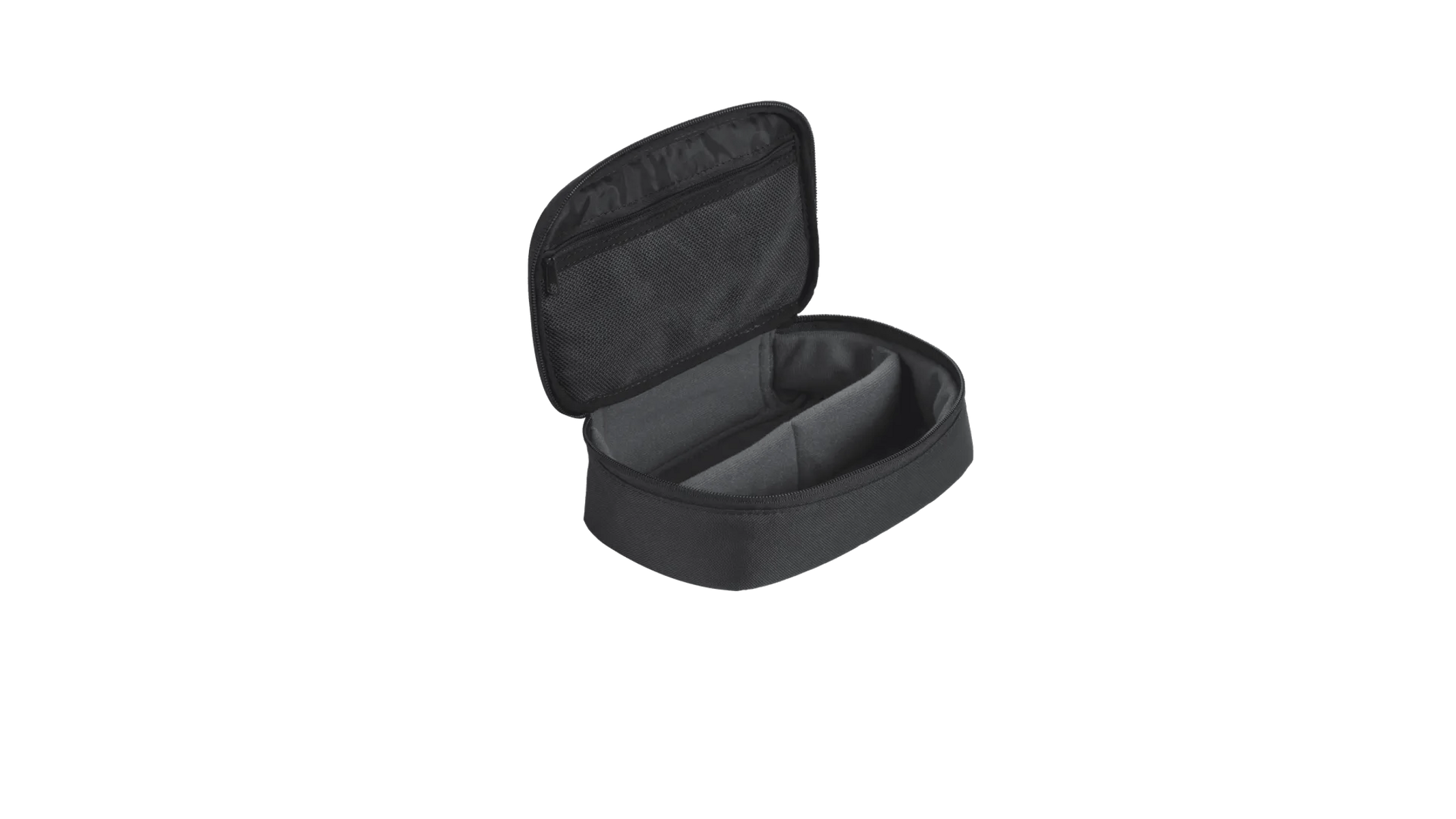 Czarny, otwarty pokrowiec z przegródkami. Czarne tło.