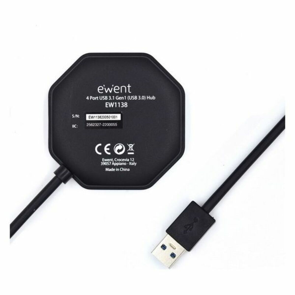 Un hub USB ewent nero, con un cavo e un connettore USB, sfondo bianco.