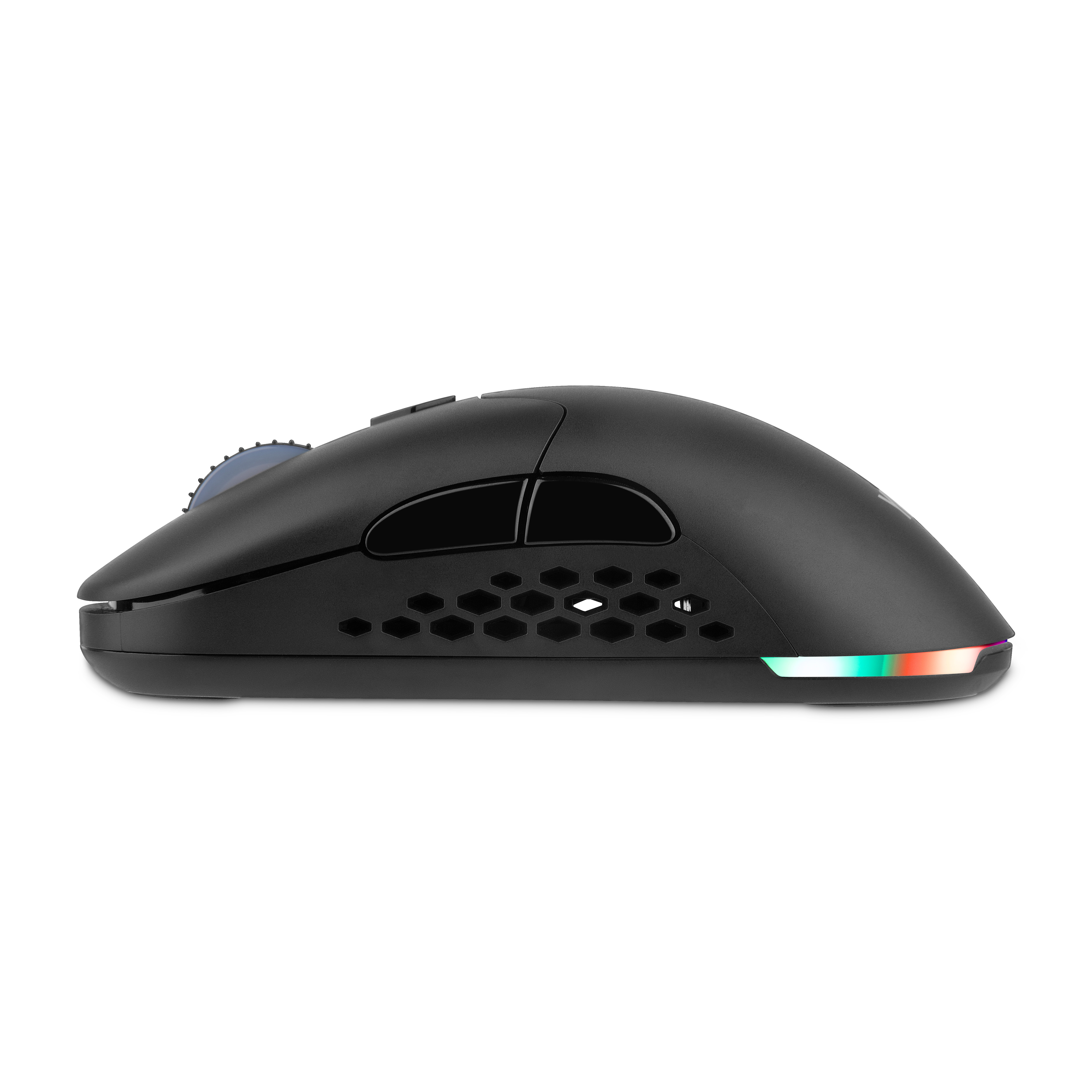 Un ratón gaming negro con diseño de panal en el lateral y una tira de luz colorida en la parte inferior.