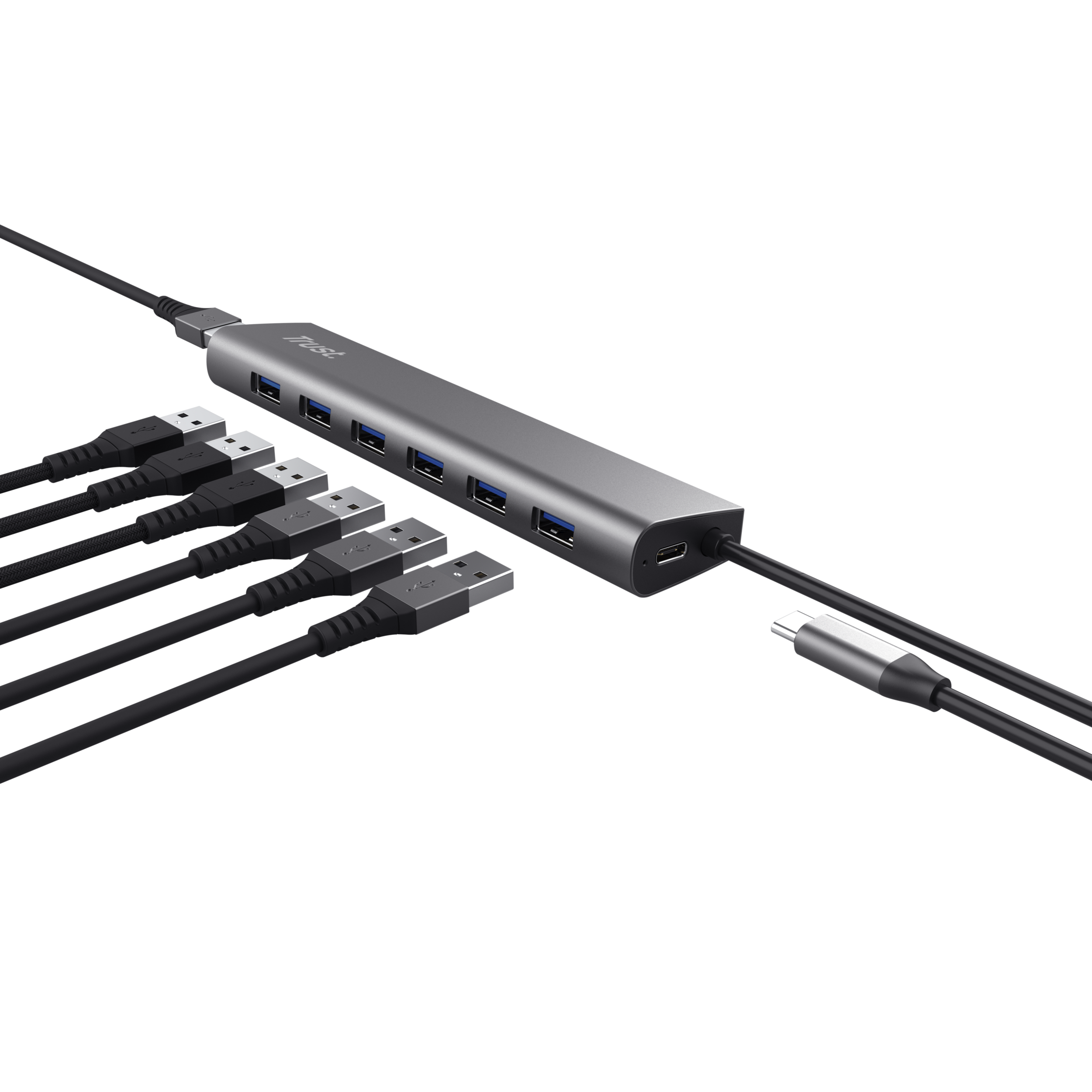 Ein silberner USB-Hub mit mehreren Anschlüssen und Kabeln, alles auf schwarzem Grund.