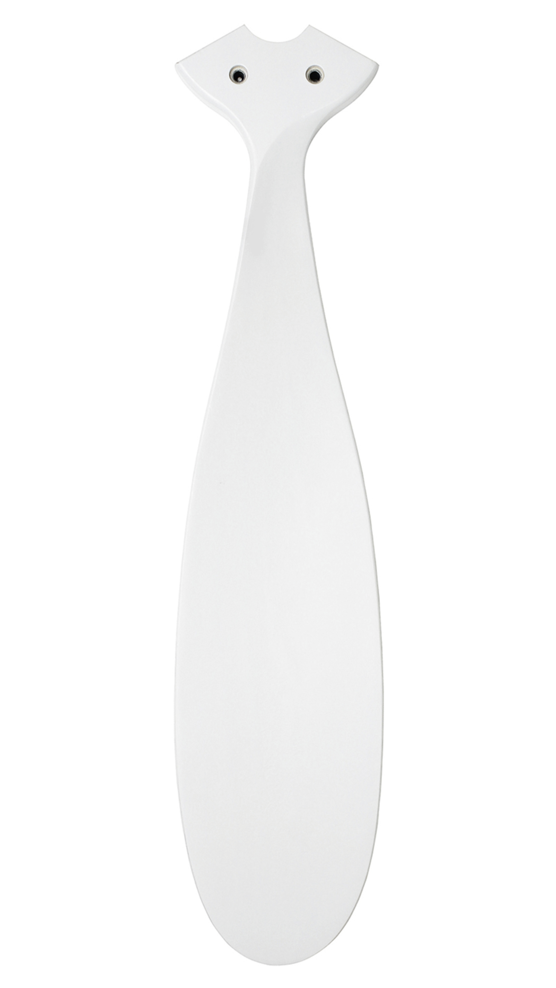 Una pala bianca per ventilatore da soffitto su sfondo bianco. Ha una forma unica e due piccoli fori.