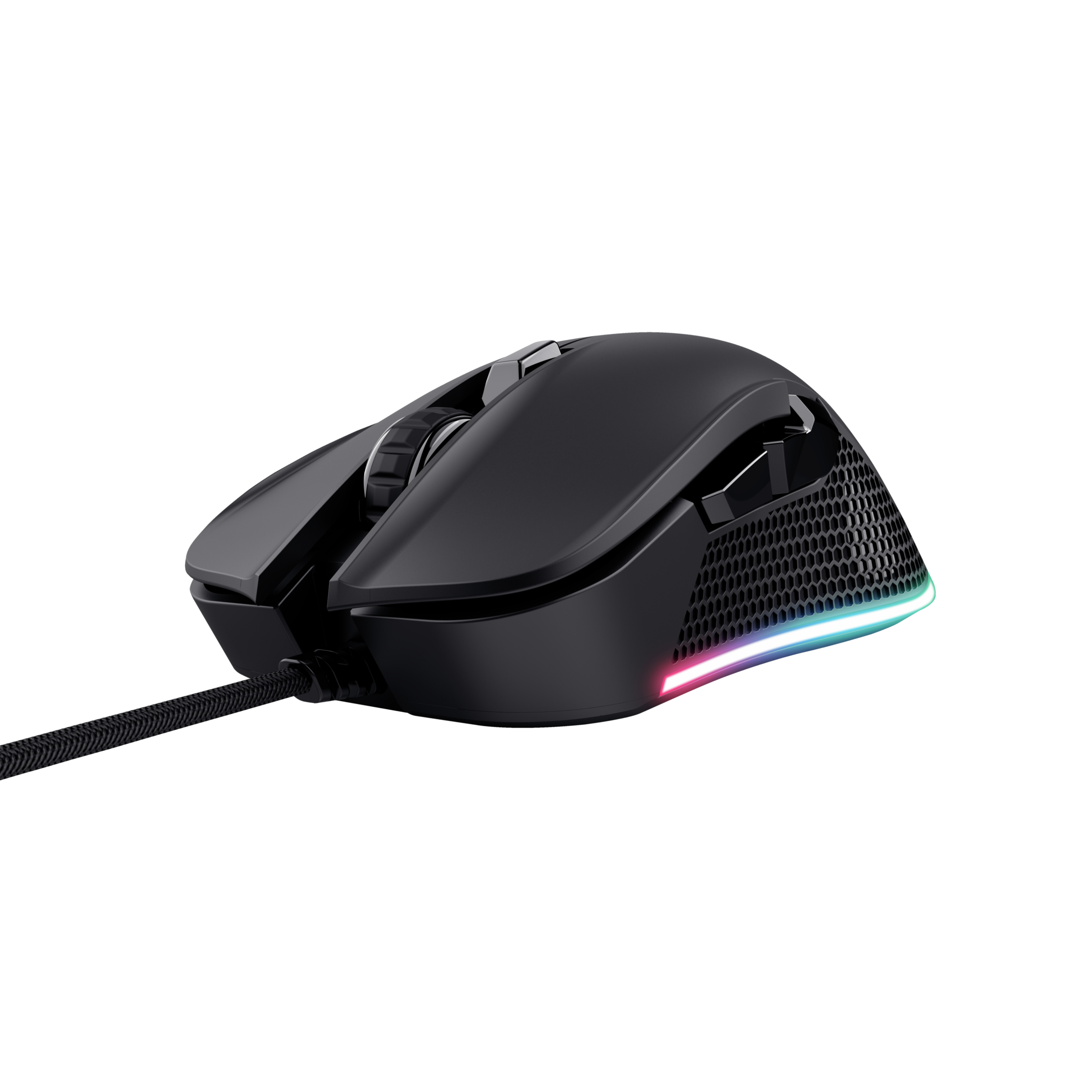 Een zwarte gamingmuis met honingraatdesign en RGB-verlichting, geïsoleerd op een zwarte achtergrond.