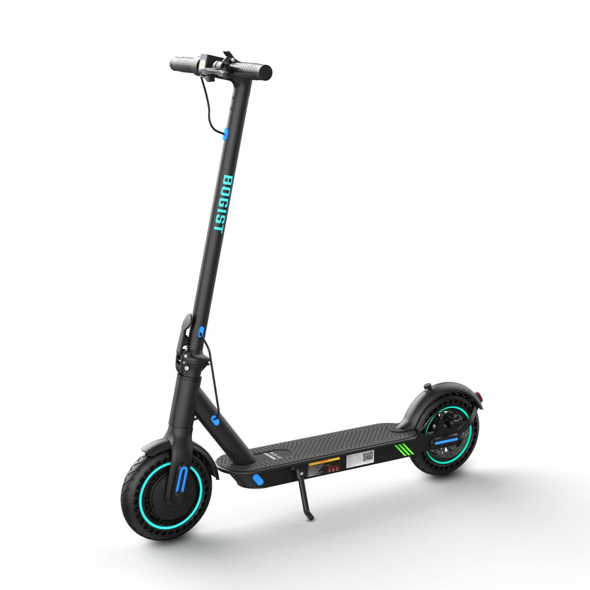 Scooter elettrico nero e blu su sfondo bianco. Manubrio, pedana, due ruote con accenti blu, cavalletto.