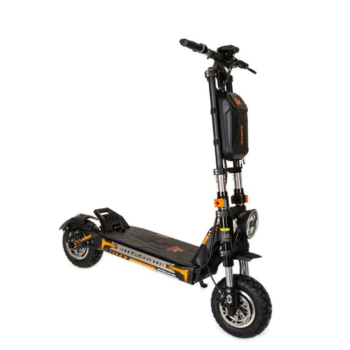 Scooter elettrico nero e arancione su sfondo bianco. Con pneumatici grandi e sospensione anteriore.