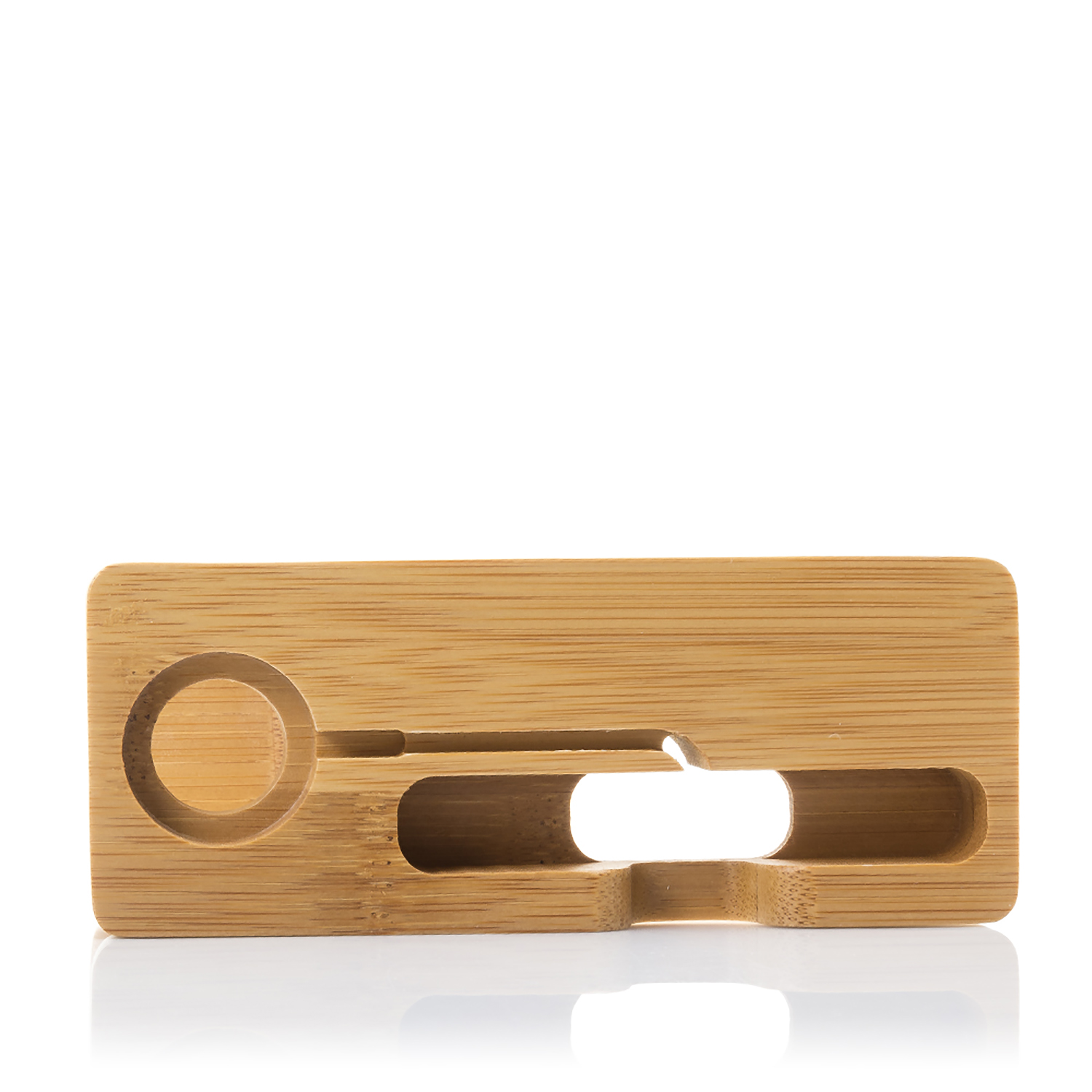 Un soporte de madera marrón claro con huecos para teléfono, reloj y otros accesorios.