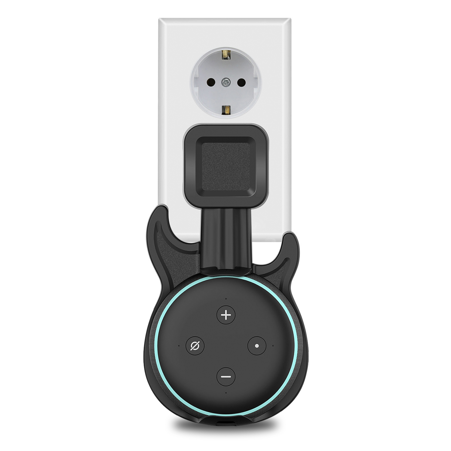 Altoparlante intelligente nero. Montato su un adattatore per presa. Isolato su sfondo bianco.