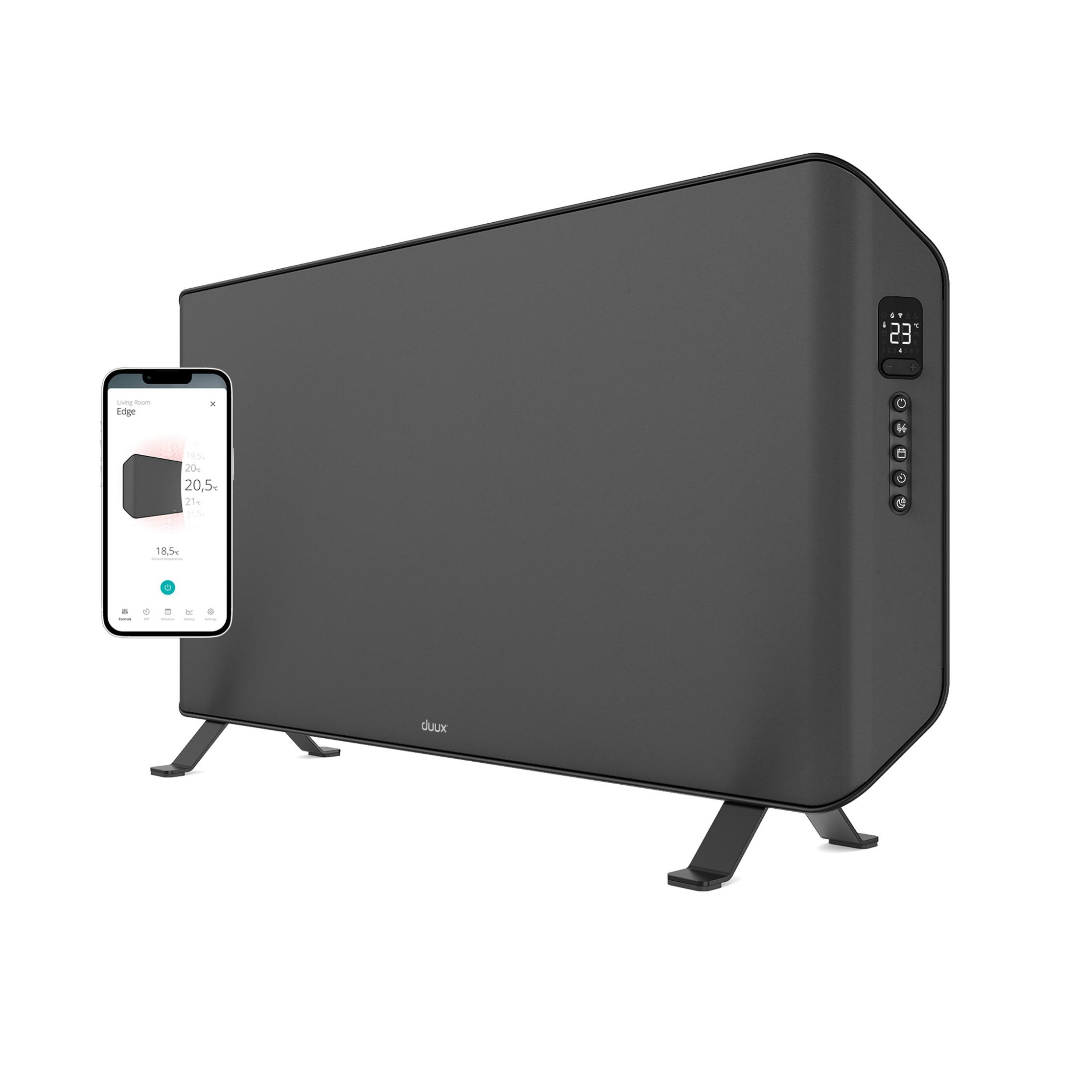 Ein schwarzer Elektroheizer mit Digitalanzeige und einem Telefon, das App-Steuerungen zeigt, beides auf weißem Untergrund.