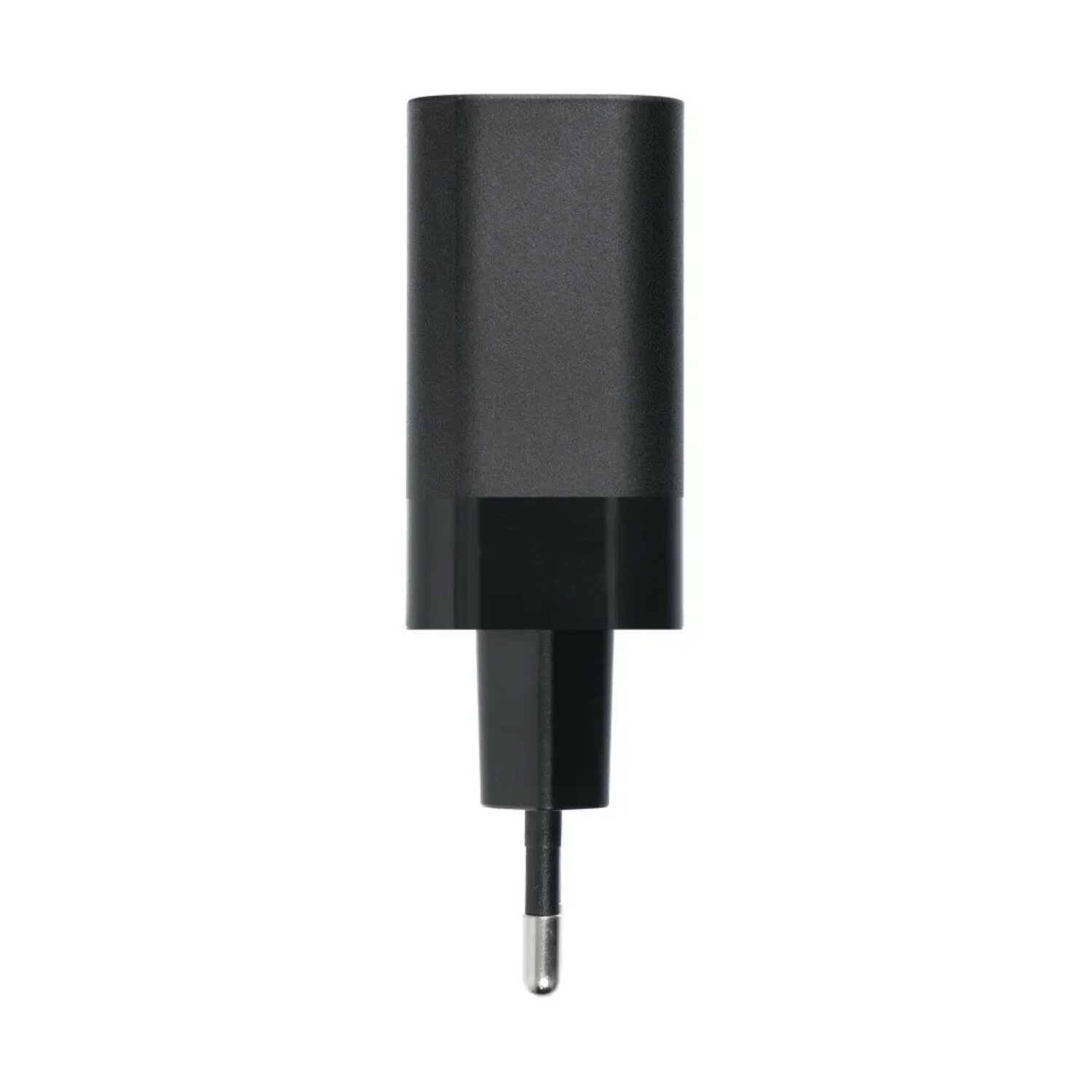 Schwarzer Netzadapter mit Zweipolstecker. Er befindet sich auf weißem Hintergrund. Der Adapter steht aufrecht.