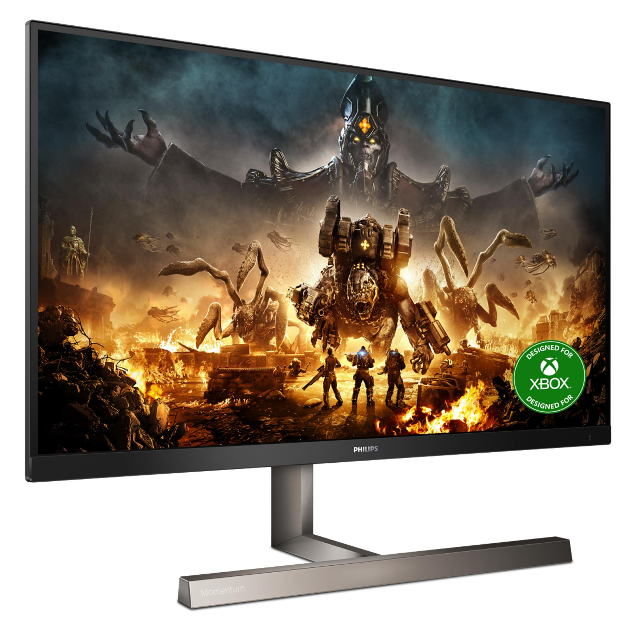Monitor da gioco che mostra una scena di gioco con personaggi e un logo Xbox verde.