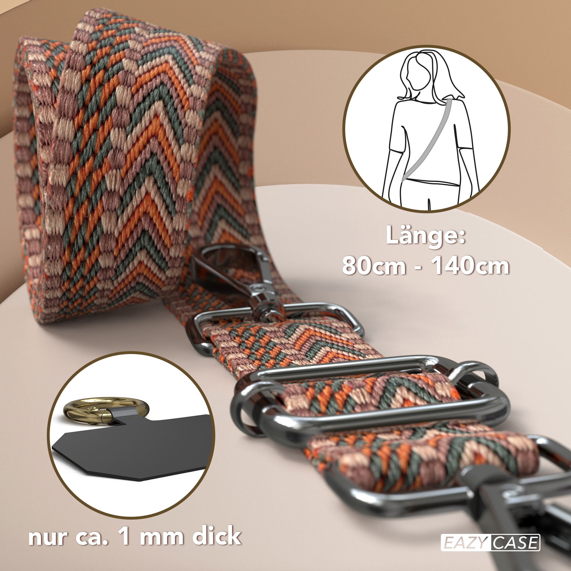 Brauner und orangefarbener Gurt mit Metallbeschlägen, eine Frau trägt ihn.