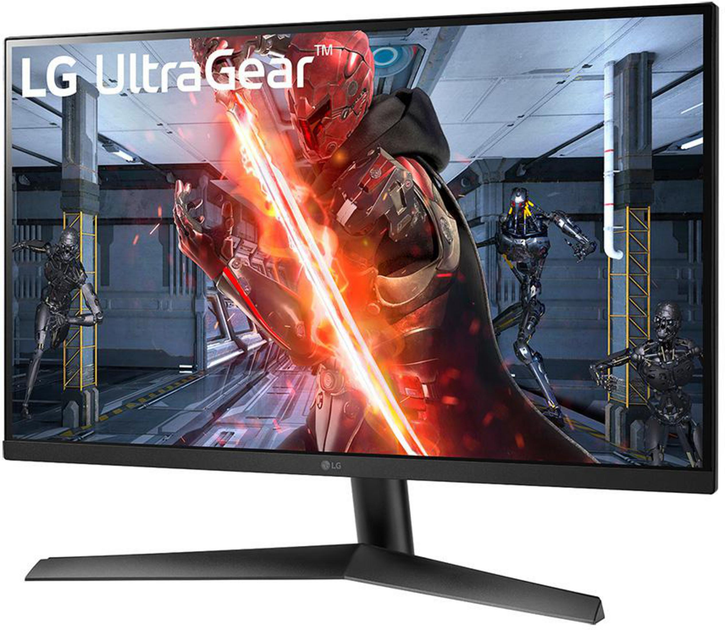 Monitor LG UltraGear con escena de juego en pantalla.
