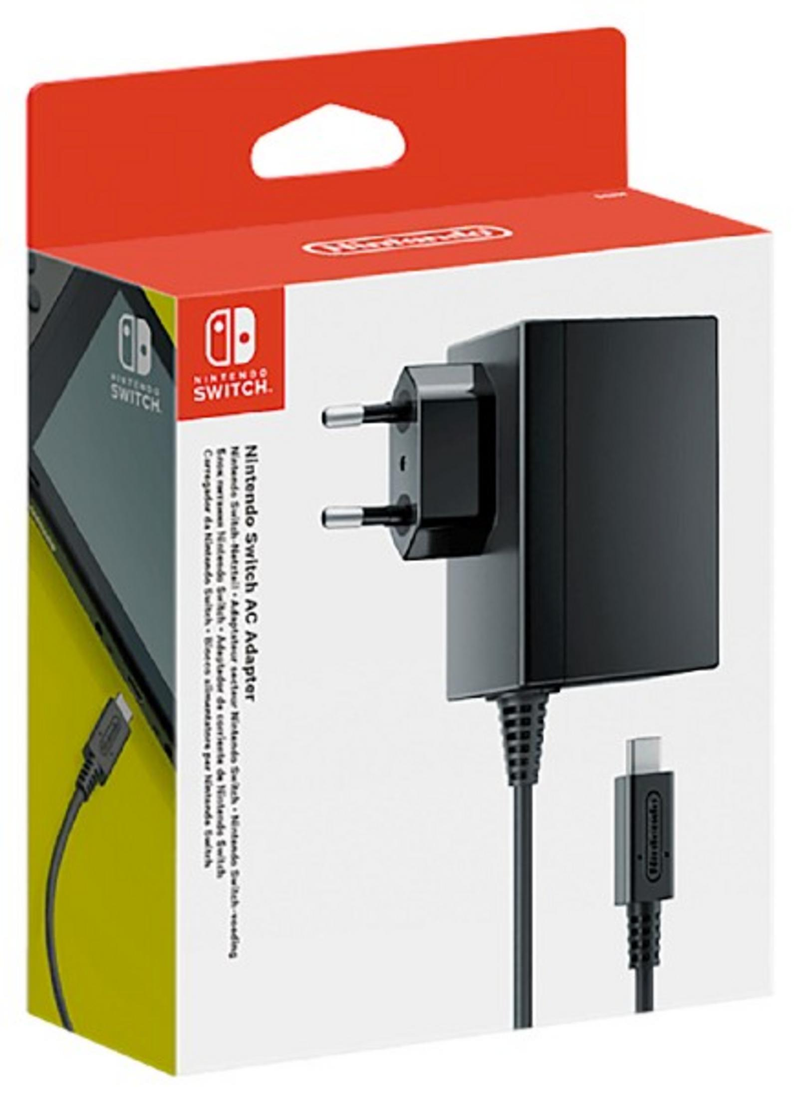 Nintendo Switch AC-Adapter in einer Box. Der Adapter hat einen Stecker und ein USB-C-Kabel.