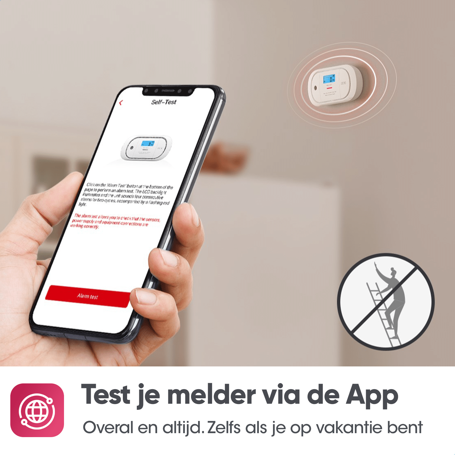 Smartphone mit Rauchmelder-App. Der Text lautet Alarmtest. Weißer und rosa Hintergrund.