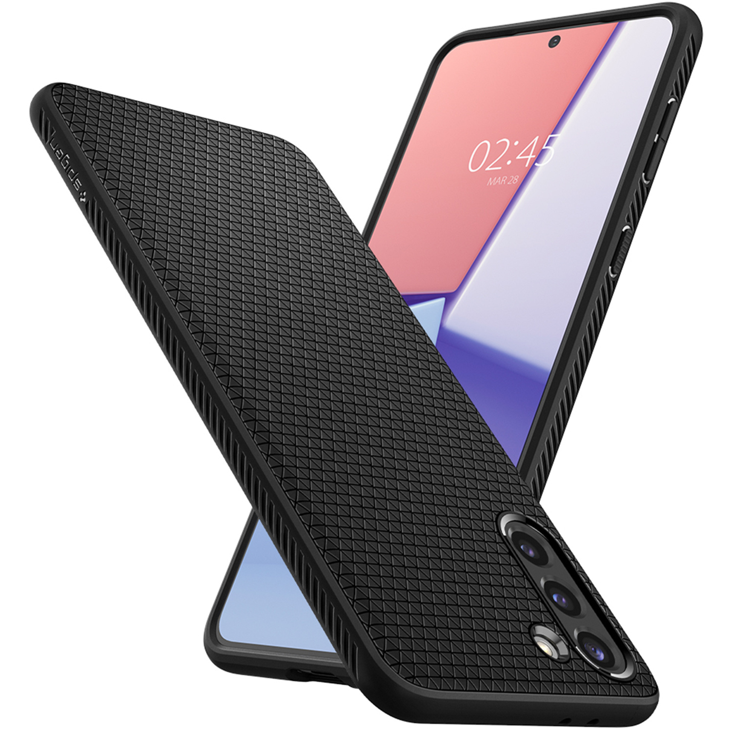 Smartfon w czarnym, teksturowanym etui z potrójnym aparatem.