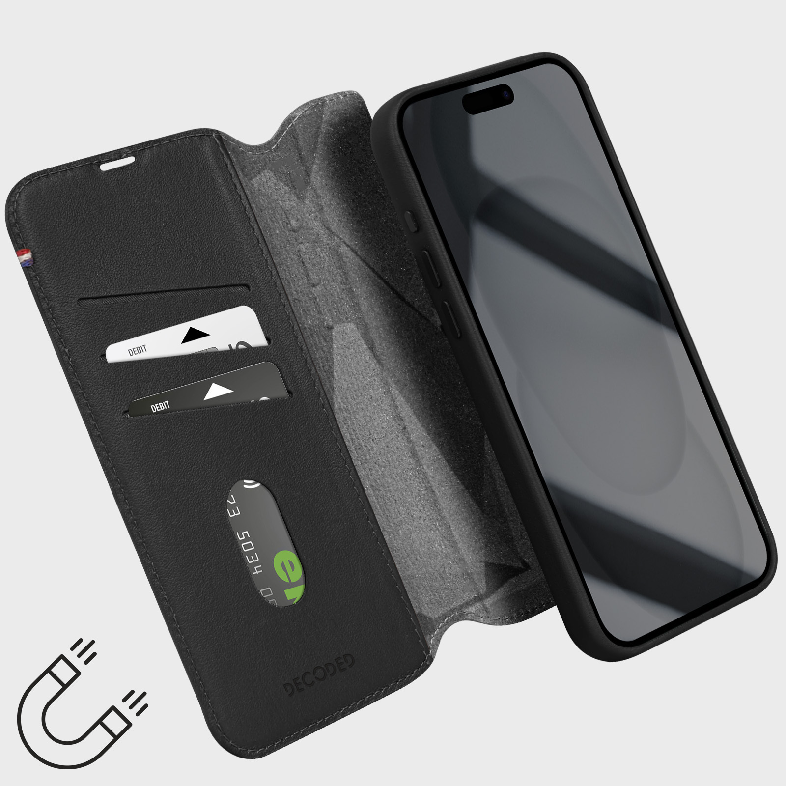 Zwarte telefoonhoes met kaarten en een smartphone. De hoes is open en toont kaarten.