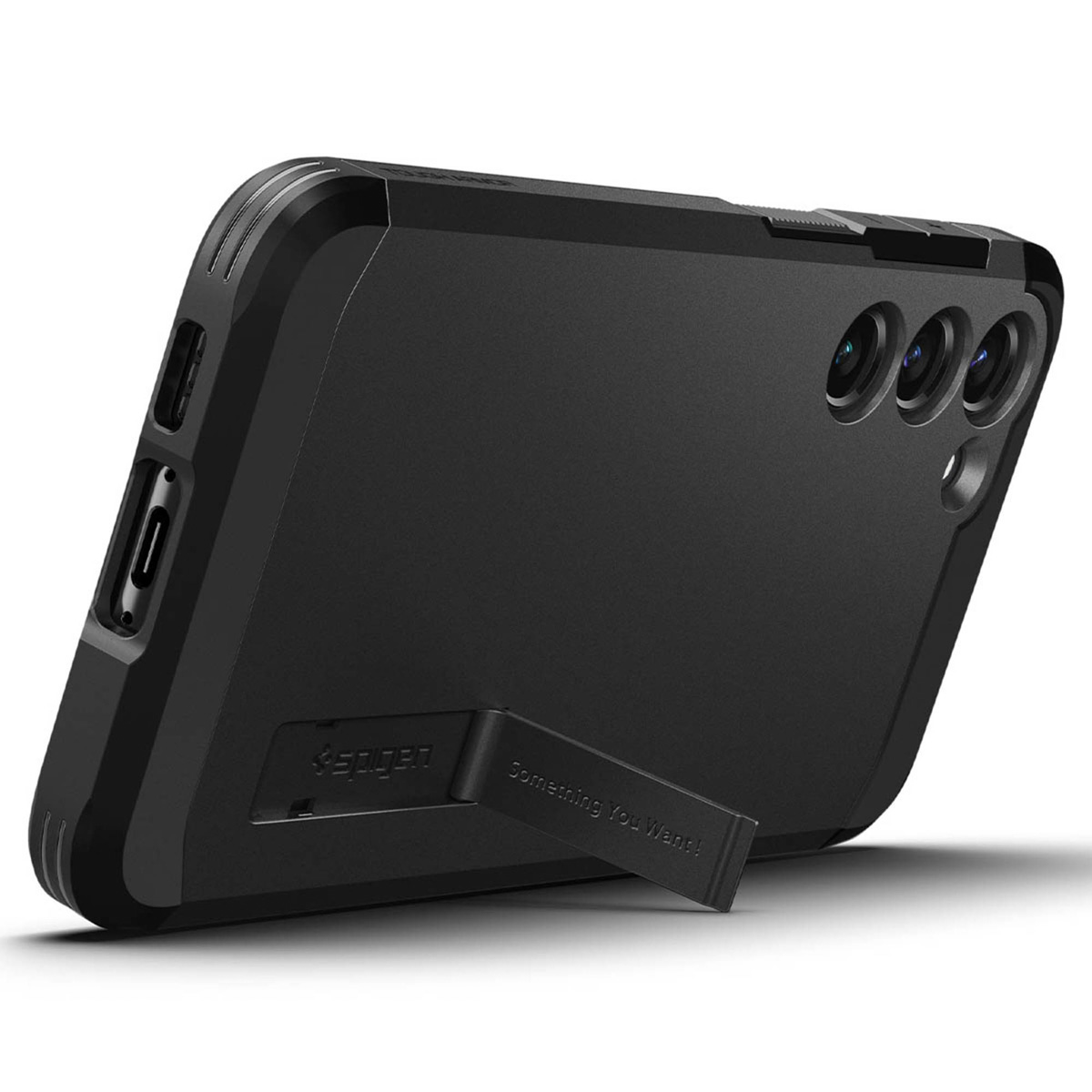 Coque de téléphone noire avec béquille, trois caméras et logo Spigen.