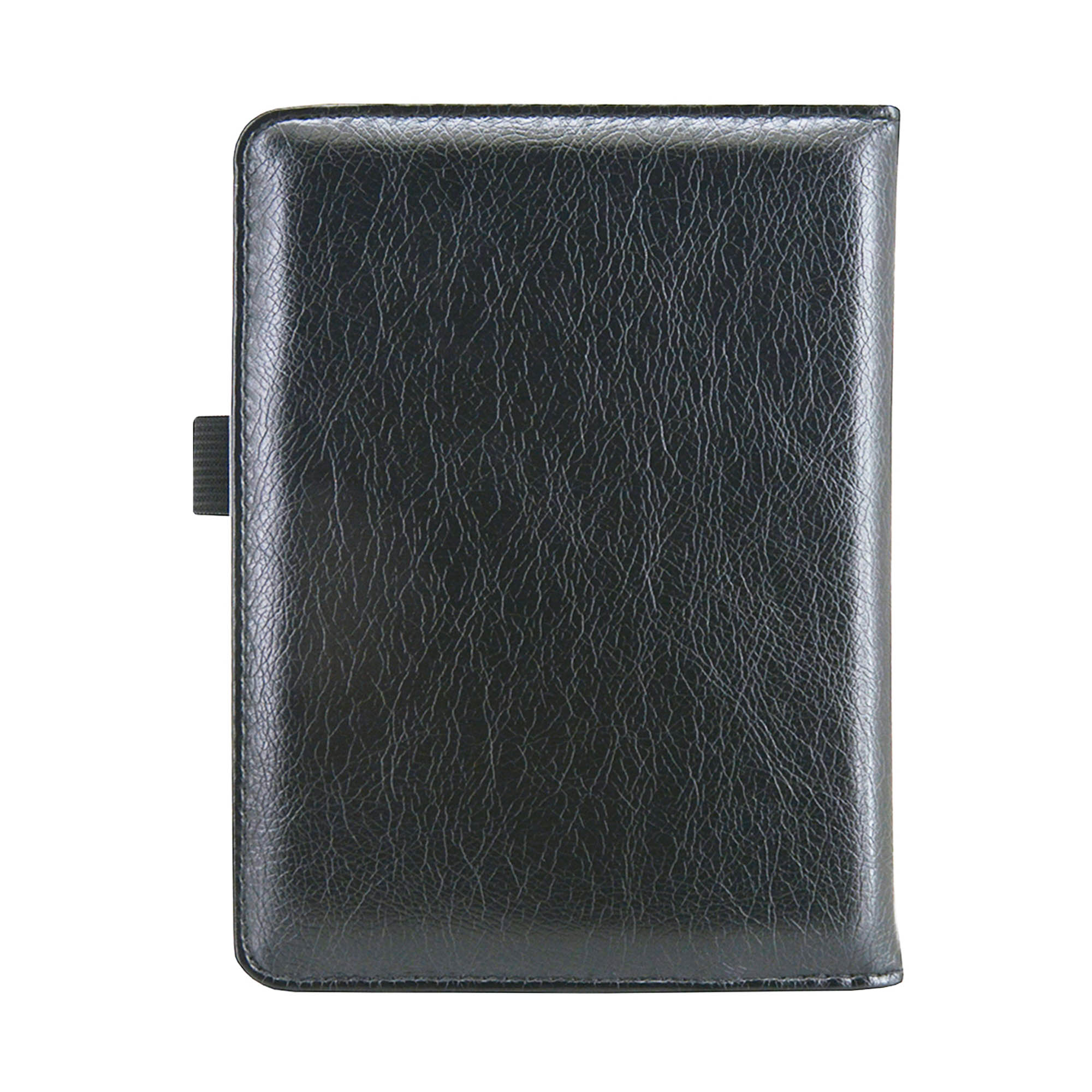 Zwarte leren etui, gesloten. Het heeft een riemsluiting.