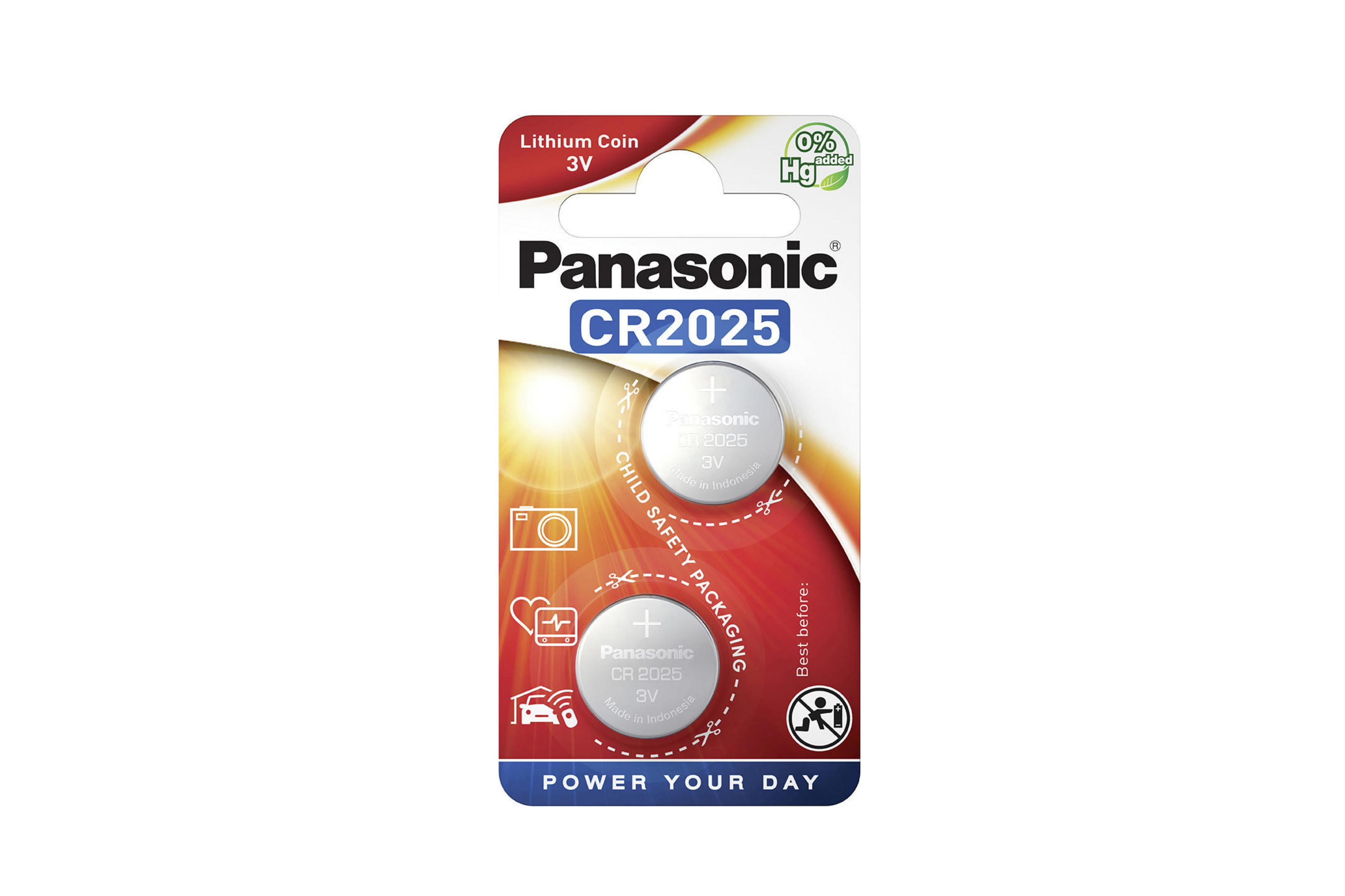 Una confezione di due batterie a bottone al litio Panasonic CR2025.