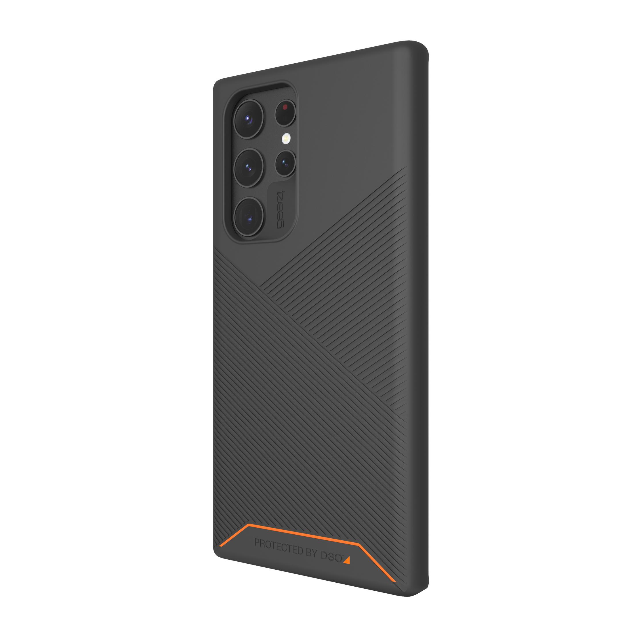 Schwarze Handyhülle mit strukturiertem Design, orangefarbenem Akzent und dem Schriftzug 'PROTECTED BY D3O'.