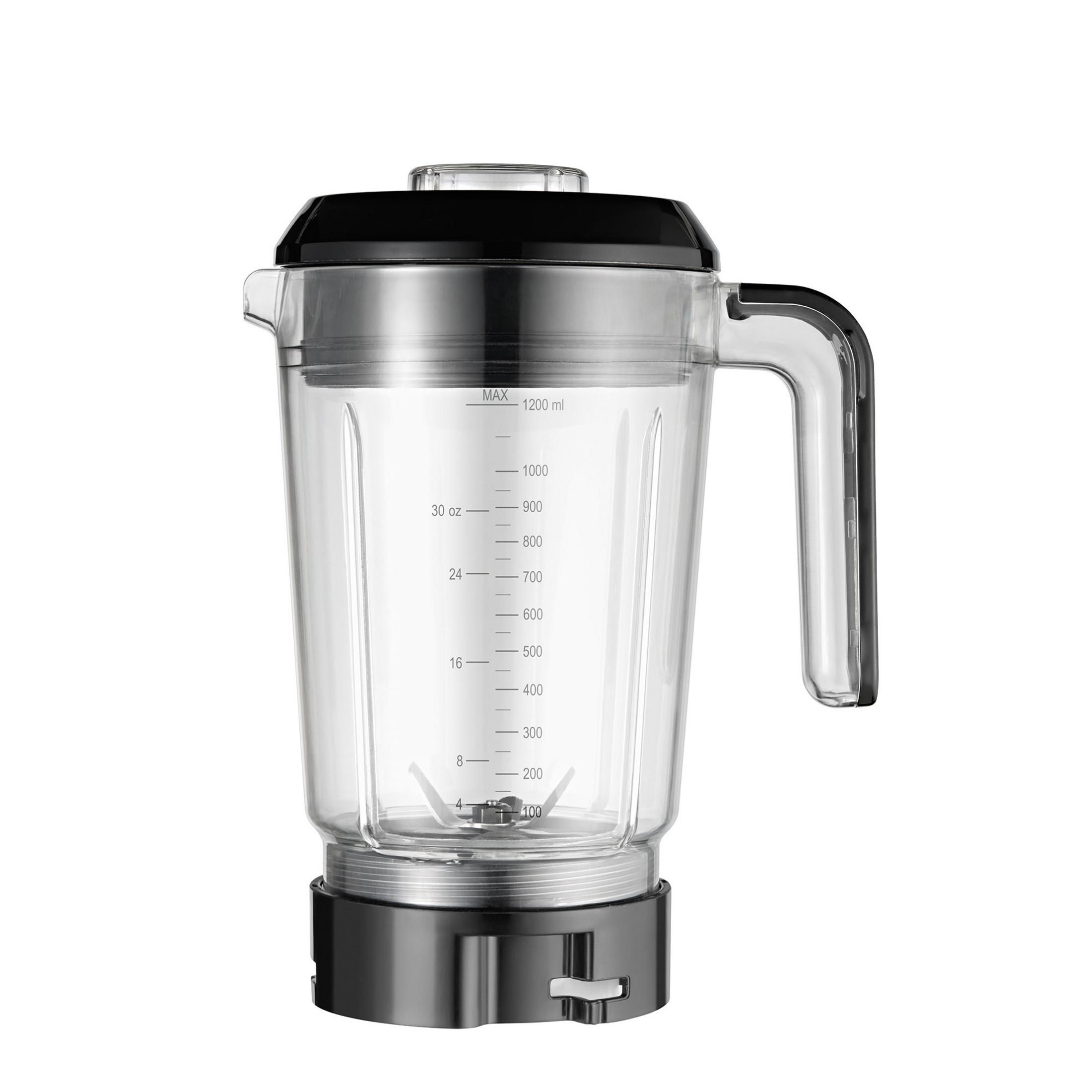 Przezroczysty dzbanek blendera z miarkami, czarną pokrywą i podstawą, na białym tle.