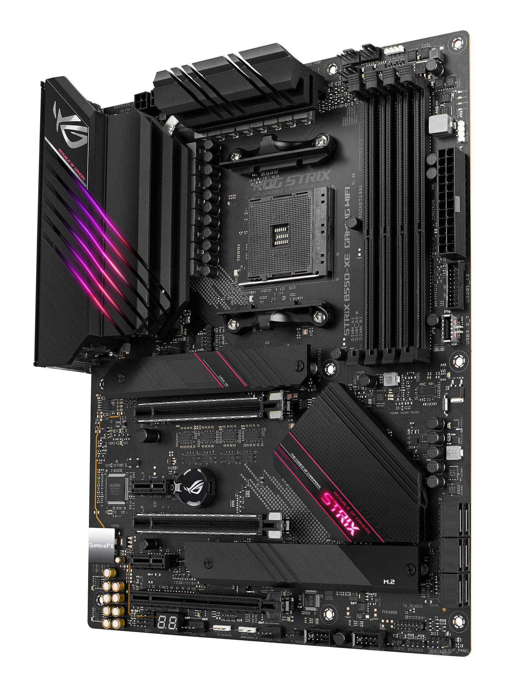 Placa base de ordenador negra con varias ranuras y conectores. El logotipo ROG es visible.