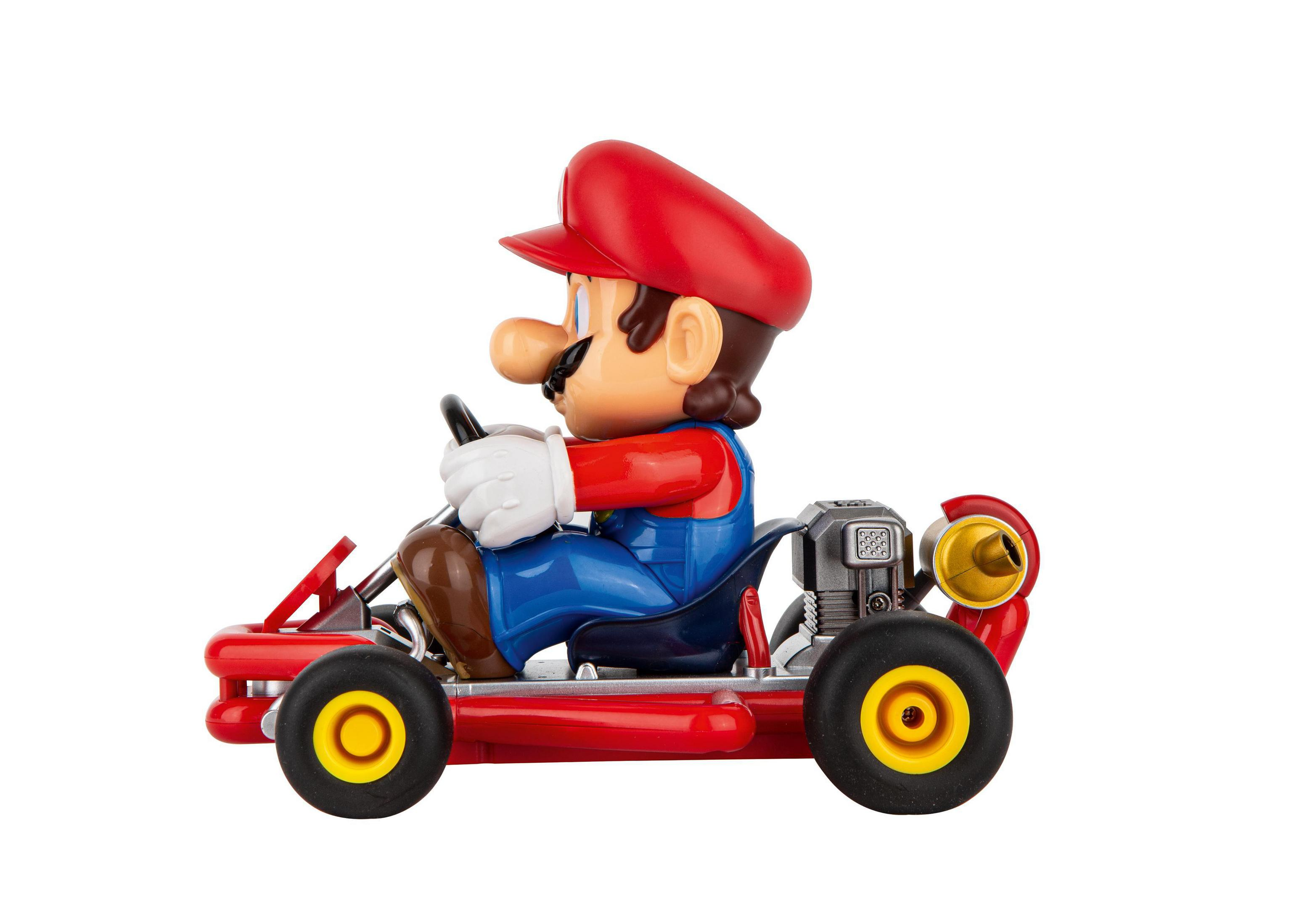 Mario en un kart rojo, conduciendo hacia adelante sobre un fondo blanco.