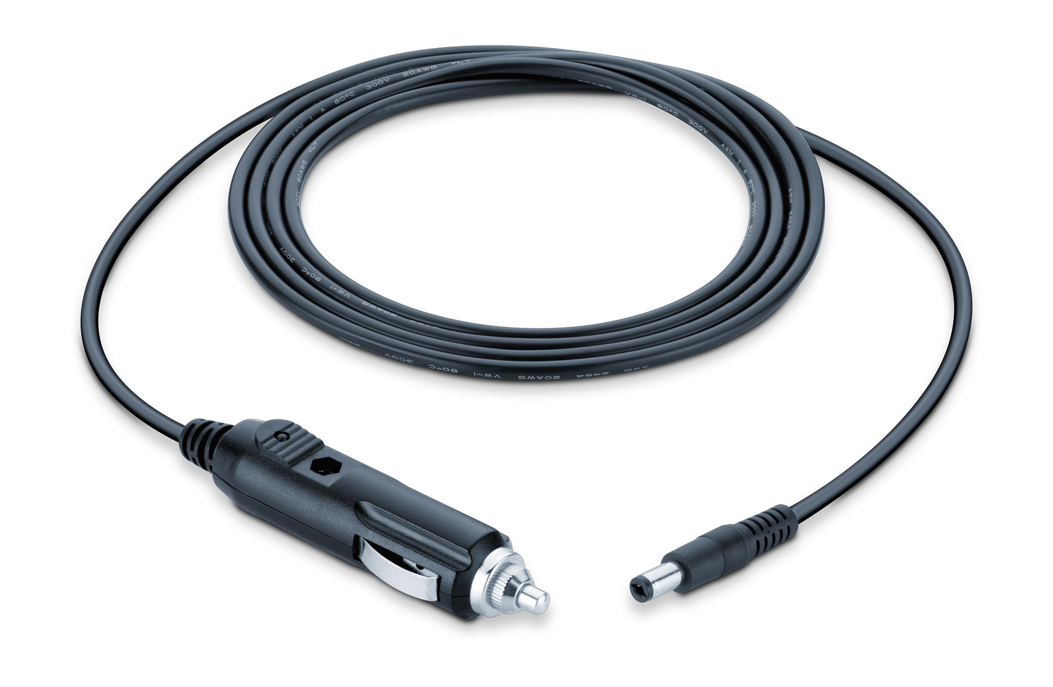Schwarzes Autoladekabel mit Zigarettenanzünderstecker und DC-Anschluss.