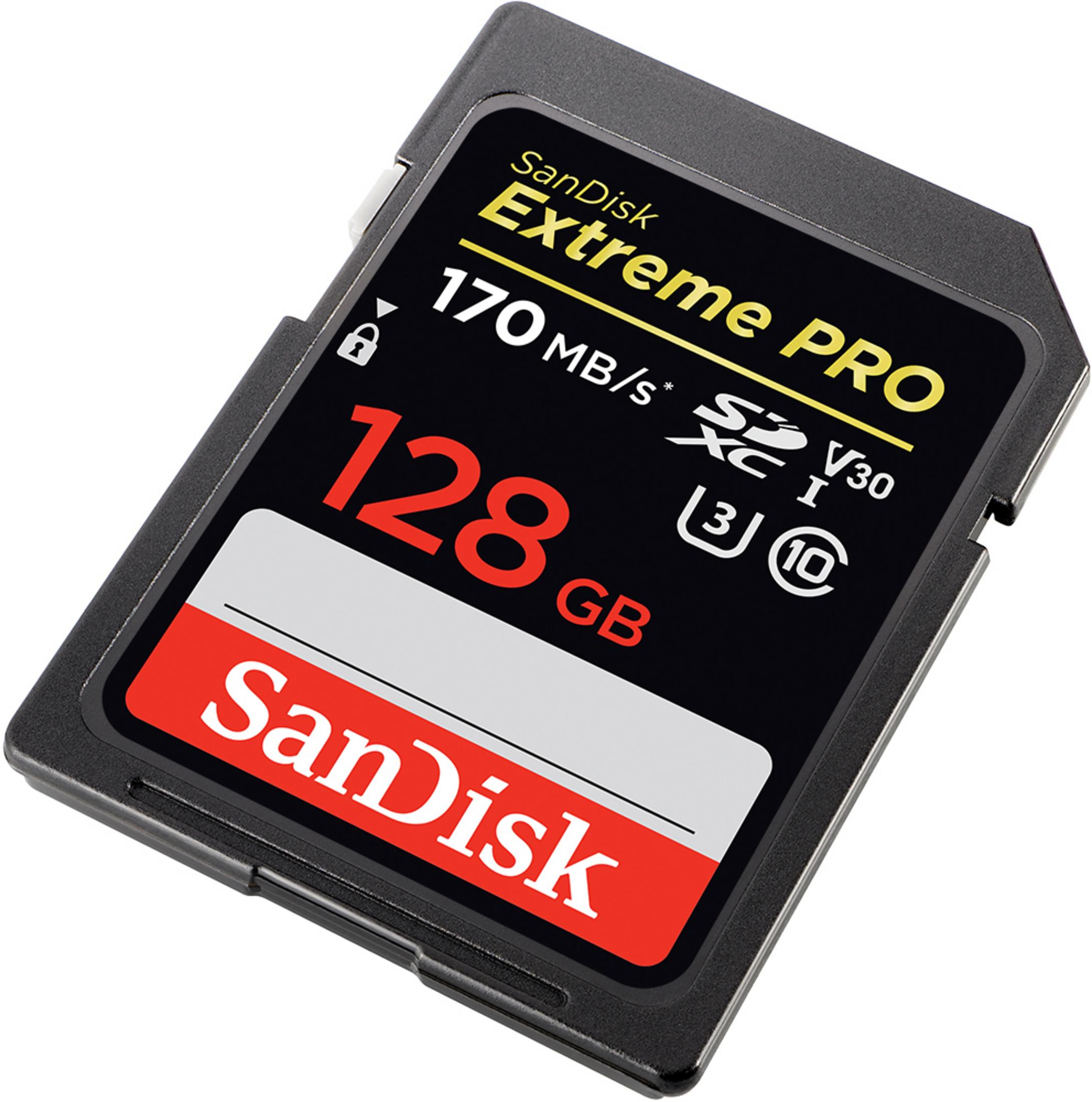 Schwarze SanDisk Extreme PRO 128GB SD-Karte mit Text und Logos. Die Karte ist in einem schwarzen Kartenleser.