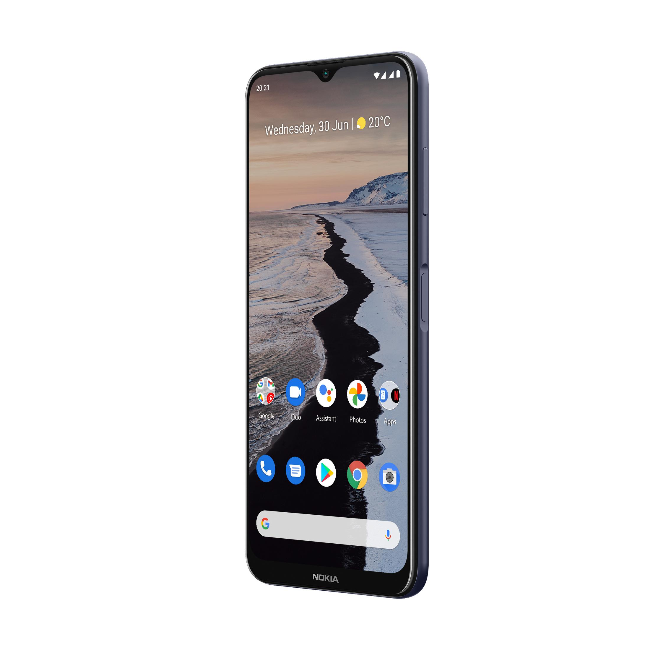 Ein Nokia-Telefon auf weißem Hintergrund. Der Bildschirm zeigt ein Landschaftsbild.