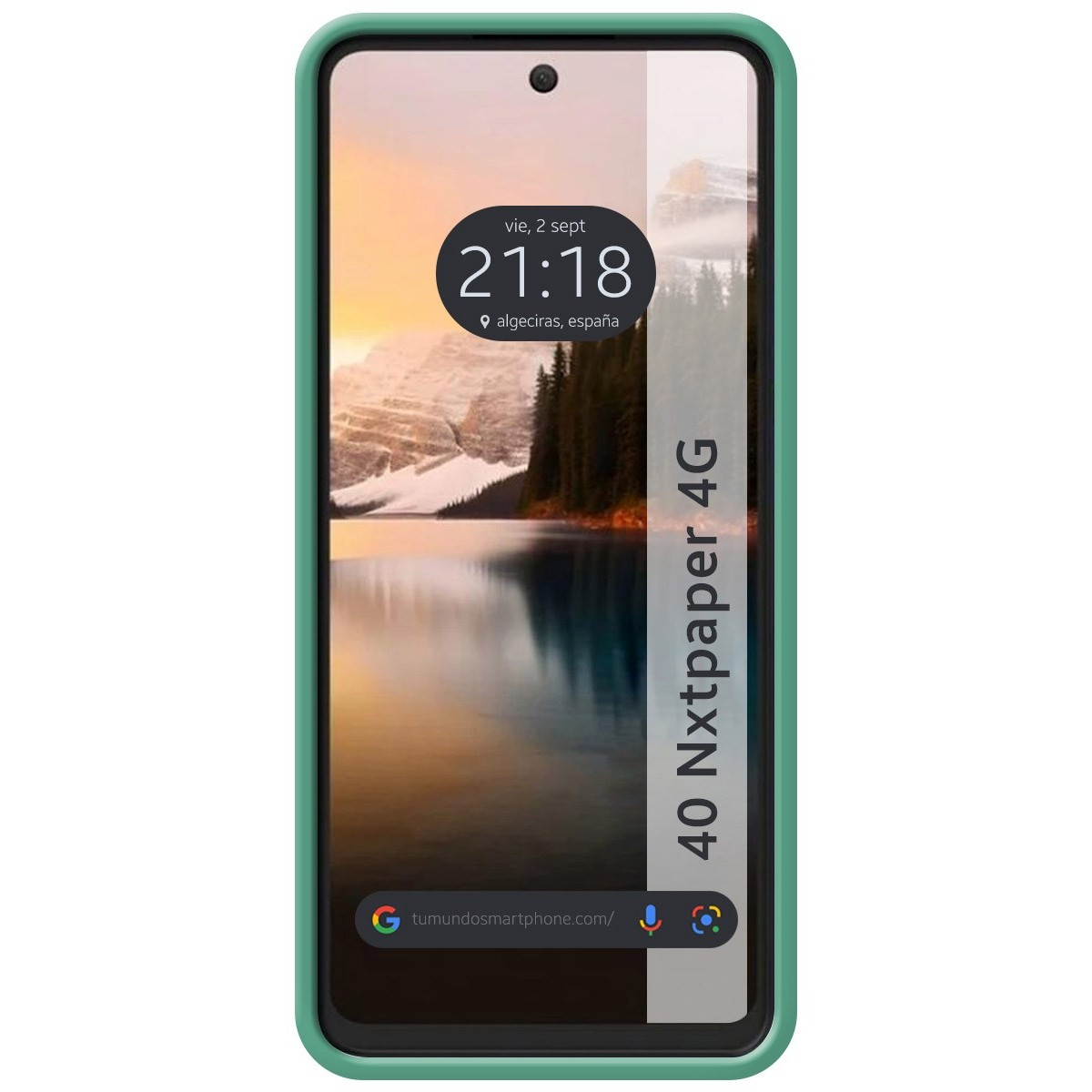 Smartphone con custodia verde. Lo schermo mostra un paesaggio e l'ora al centro.