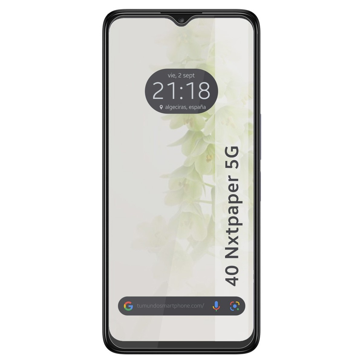 Schermo dello smartphone che mostra ora, data e posizione, con sfondo floreale.