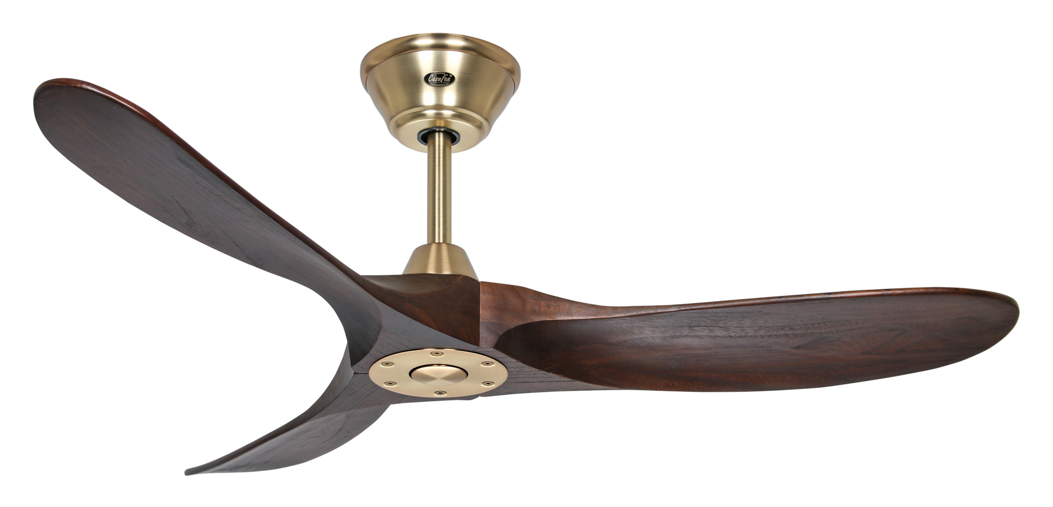 Ventilatore a soffitto con tre pale marrone scuro, alloggiamento motore dorato e soffitto bianco.