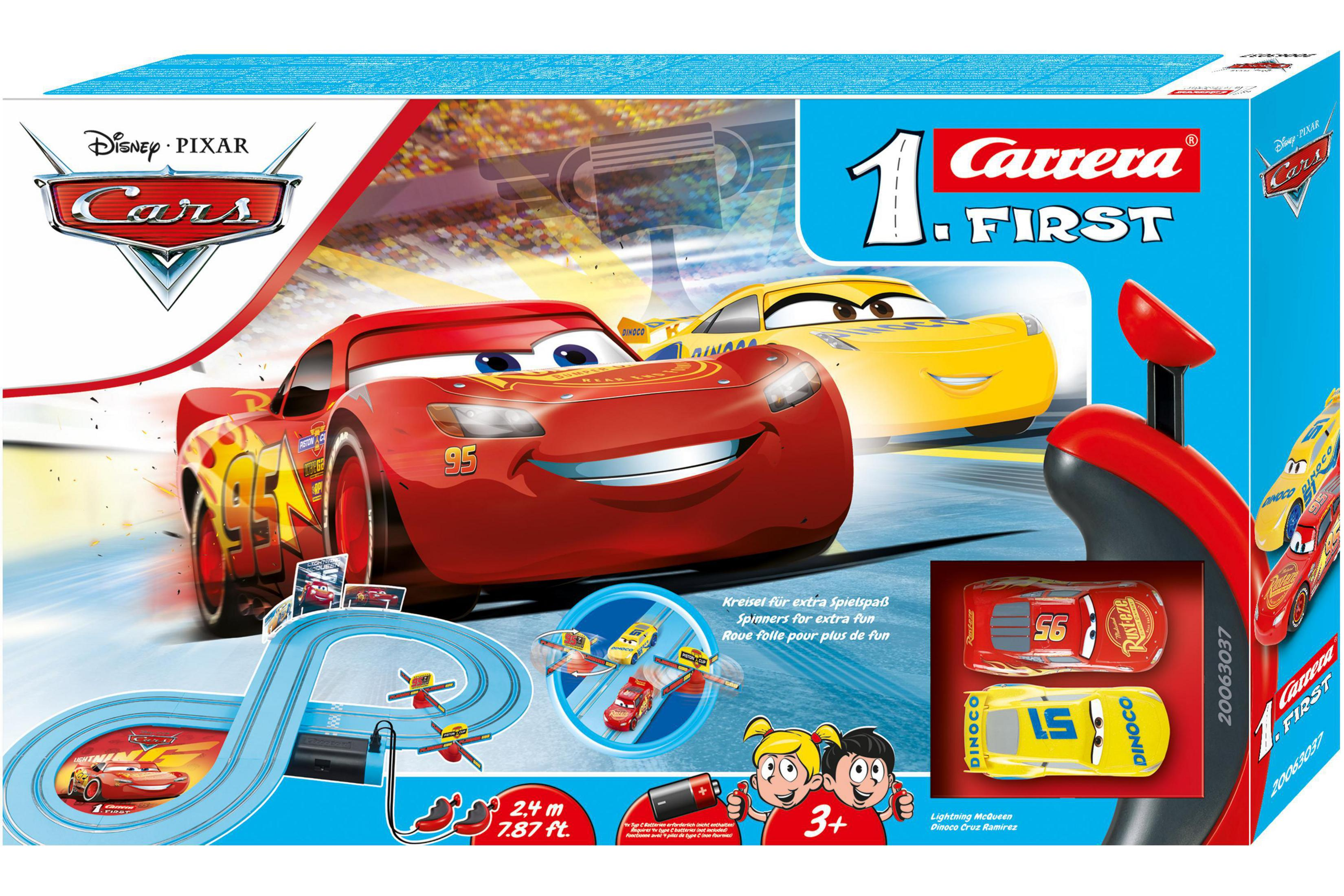 Juego de pista de carreras temático de Cars con coches de Lightning McQueen y Jackson Storm.