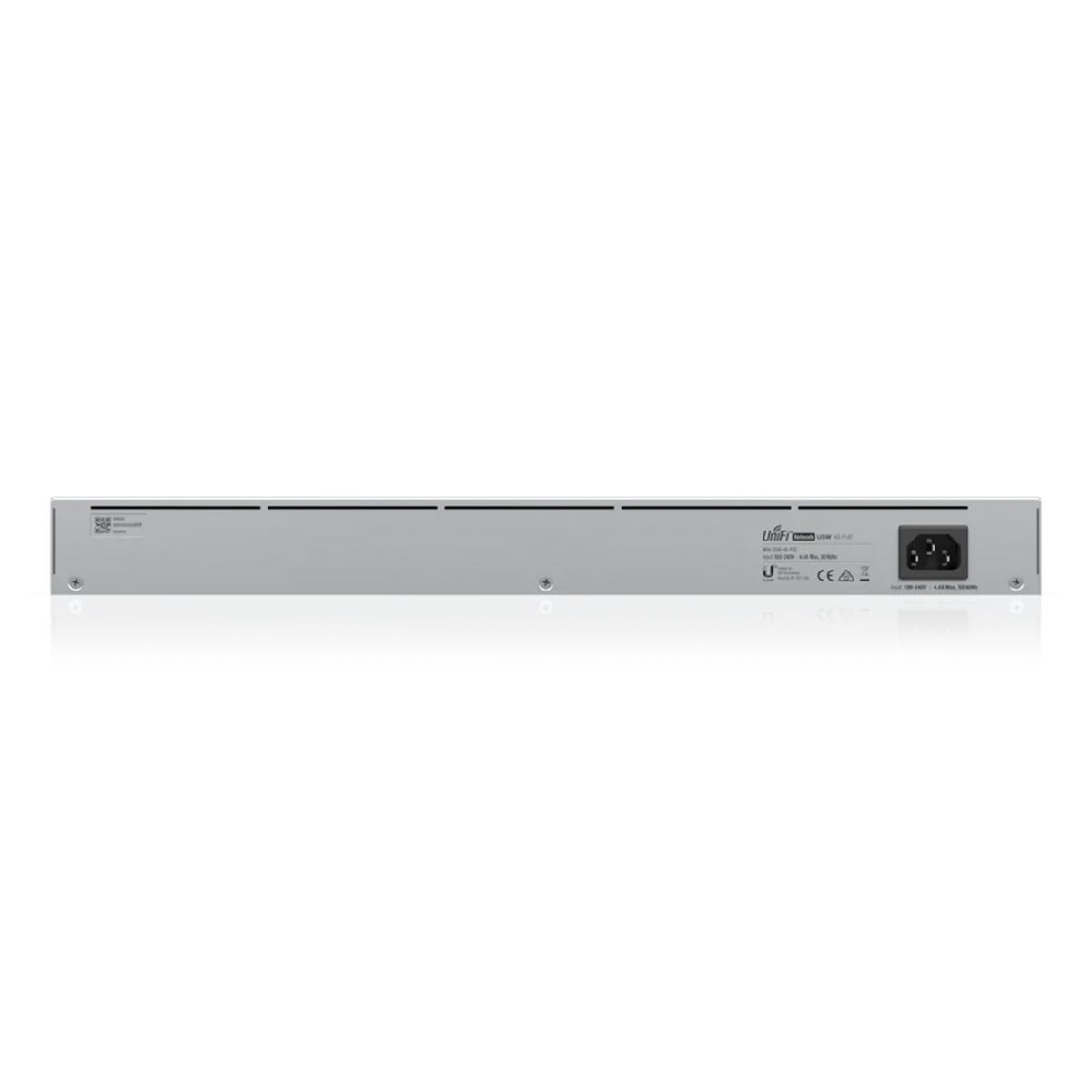 Die silberne Rückseite eines UniFi Switch Pro PoE mit Netzteileingang, Lüftungsschlitzen und Produktetikett.