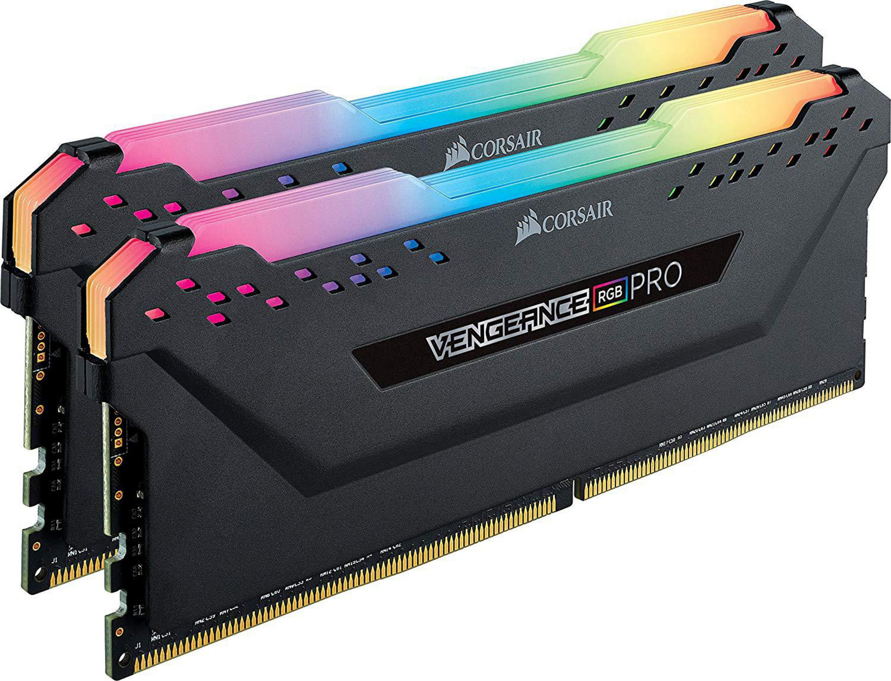 Dwa czarne moduły pamięci RAM z podświetleniem RGB. Moduły RAM mają logo Corsair.