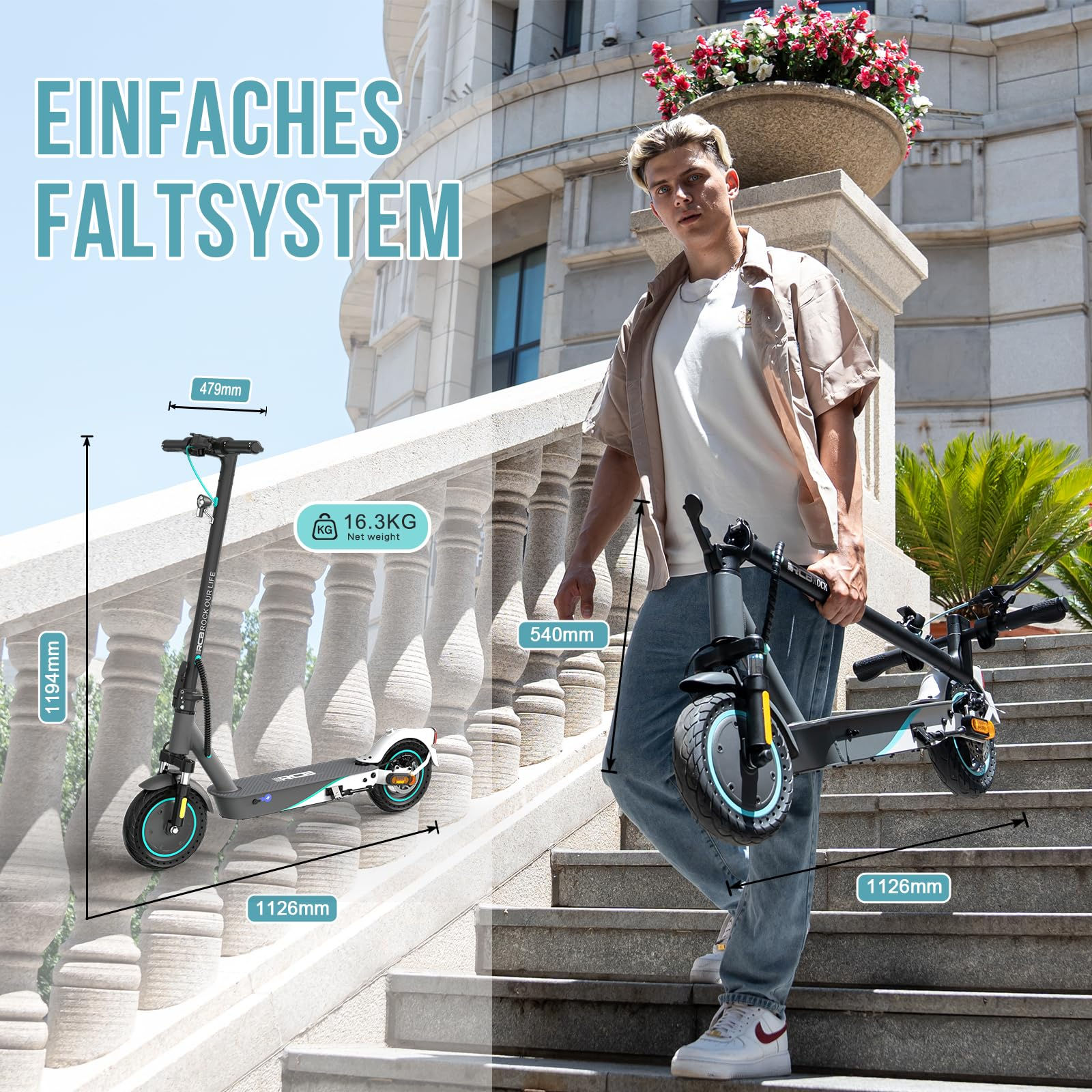 Mężczyzna składający skuter. Wymiary pokazano z tekstem w języku niemieckim. Skuter waży 16,3KG.