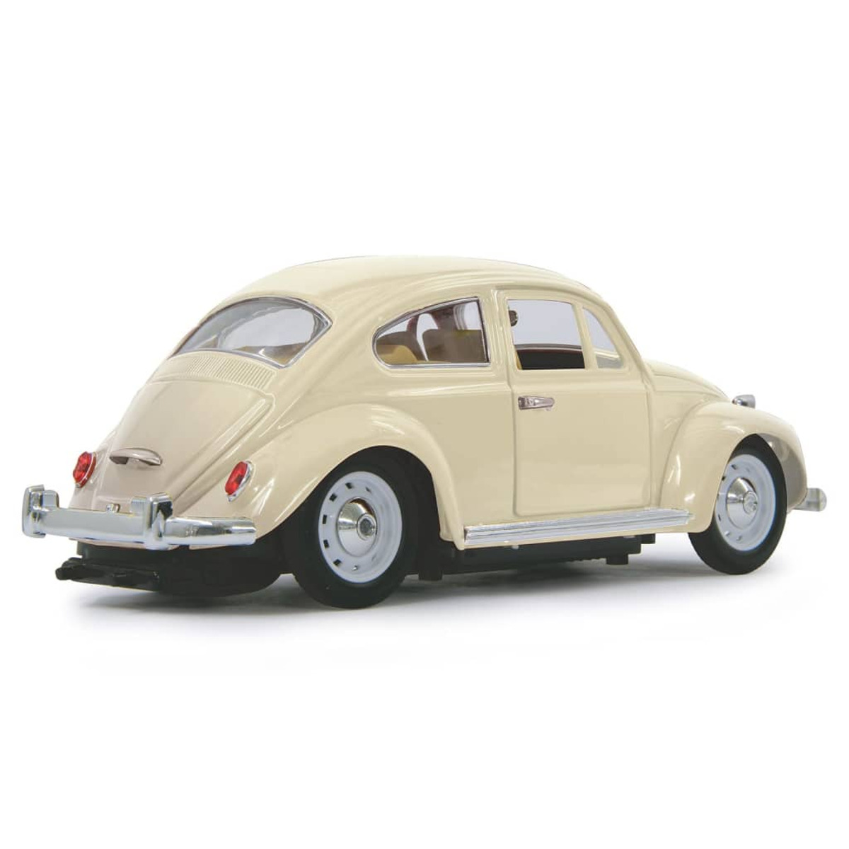 Beiges klassisches Auto, Rückansicht. Runde Rücklichter, Chromdetails und geschwungene Karosserielinien sichtbar.